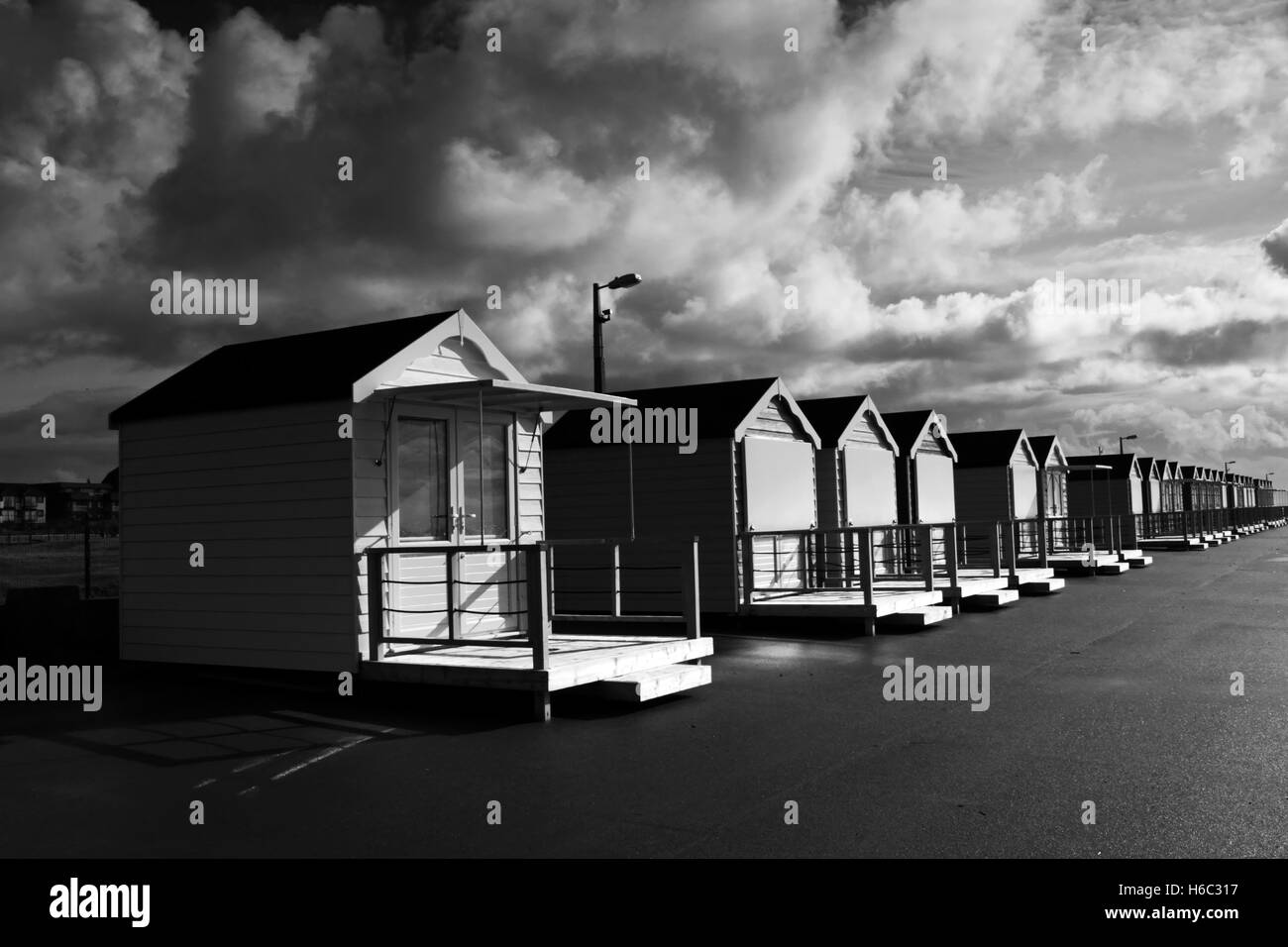 Cabines de plage sur la promenade de Sainte Anne Banque D'Images