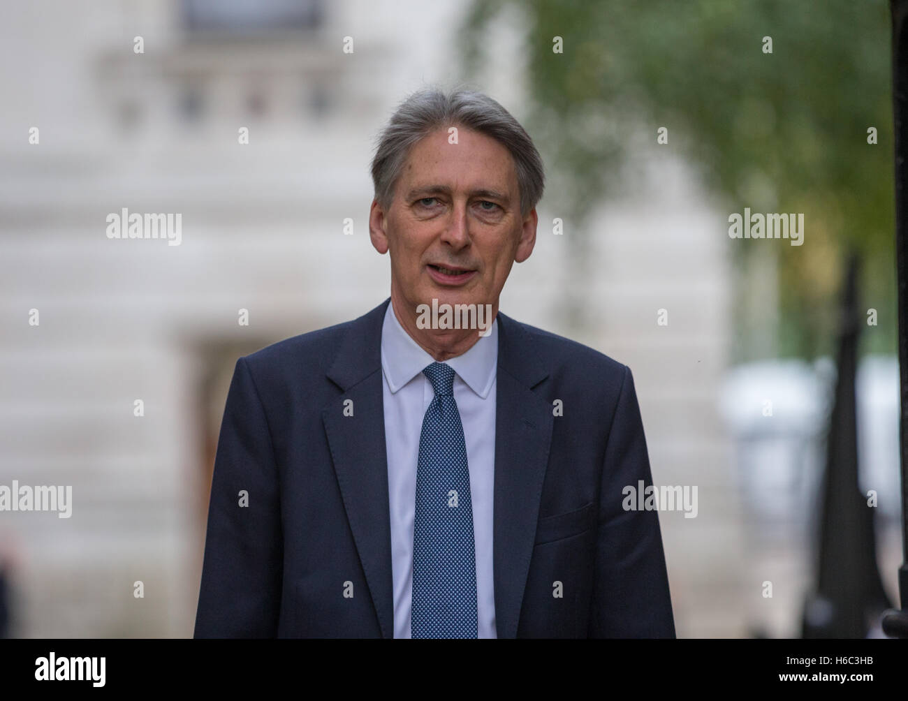 Chancelier de l'Échiquier,Phillip Hammond,arrive à Downing Street pour une réunion du Cabinet Banque D'Images