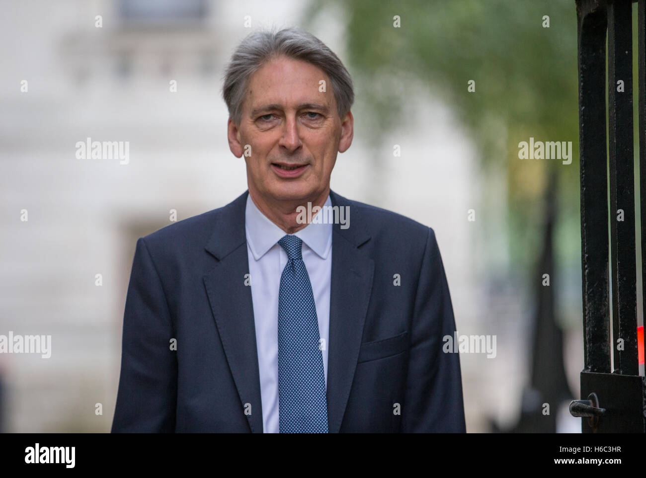 Chancelier de l'Échiquier,Phillip Hammond,arrive à Downing Street pour une réunion du Cabinet Banque D'Images