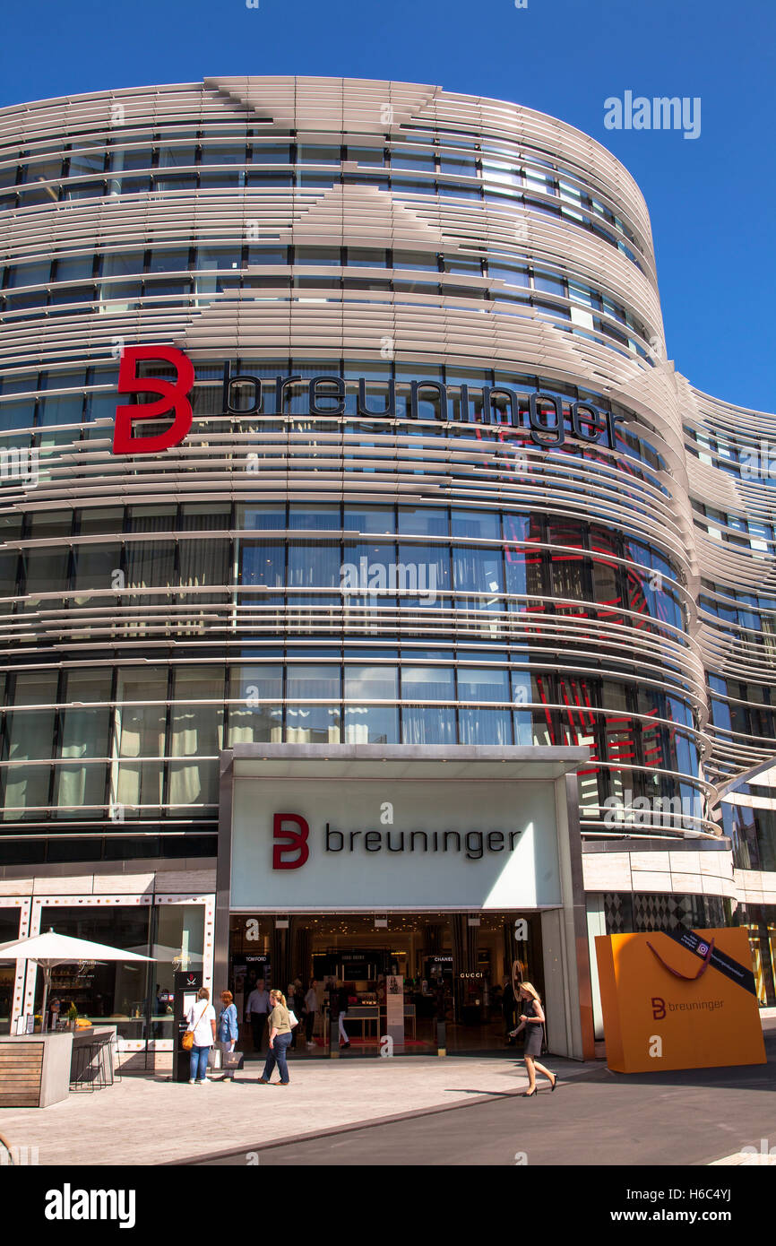 L'Europe, Allemagne, Düsseldorf, Kaufhaus Breuninger dans la construction Koe-Bogen par l'architecte Daniel Libeskind. Banque D'Images