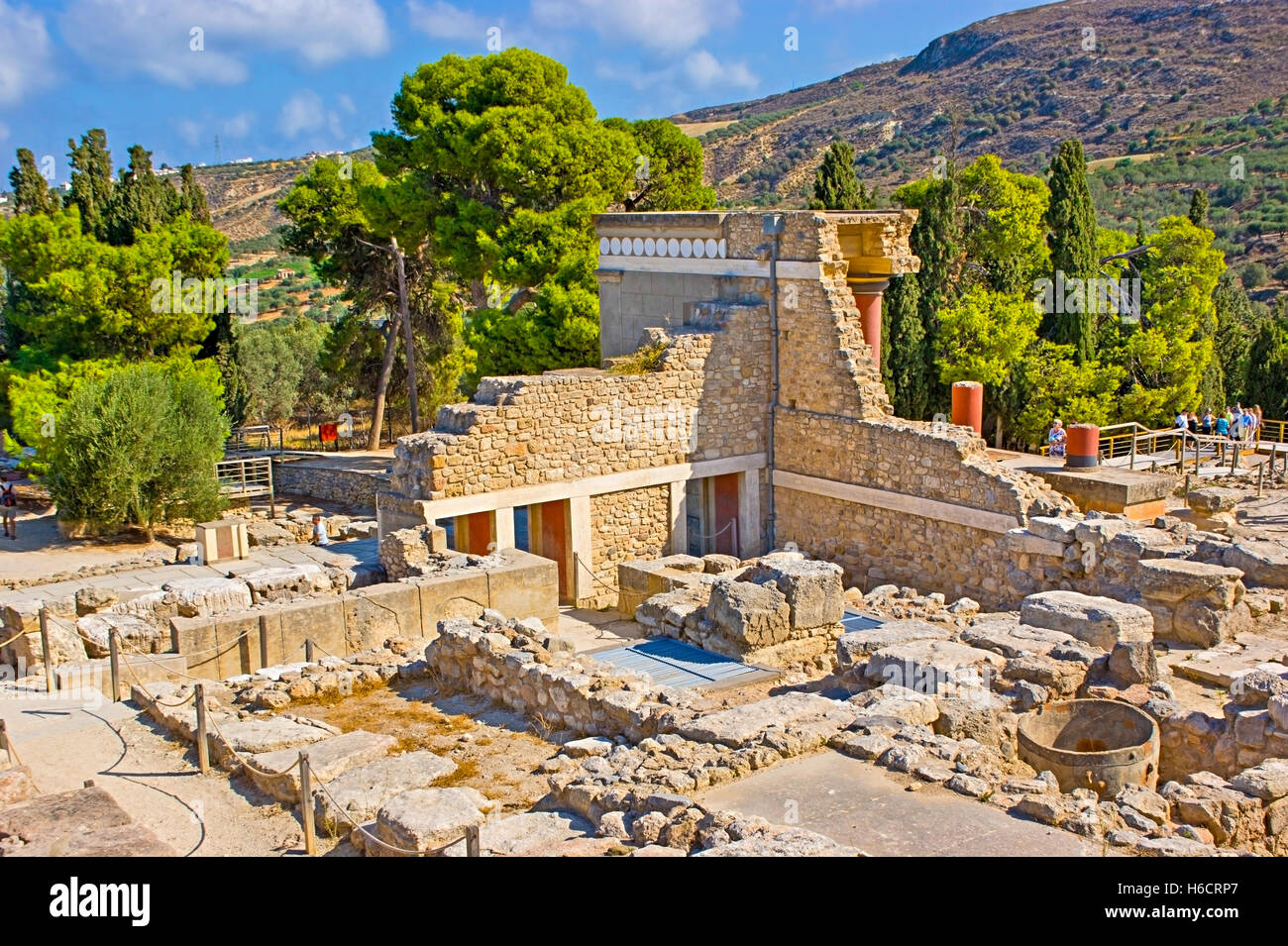 Les ruines de Knossos Palace : conservés ou rénovés des chambres, halls, couloirs et fresques Banque D'Images