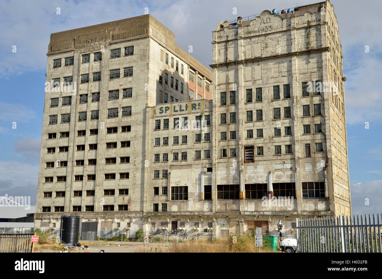 Les objectifs du Millénaire pour l'abandon Mills, Silvertown, Royal Victoria Docks, à Londres. Banque D'Images