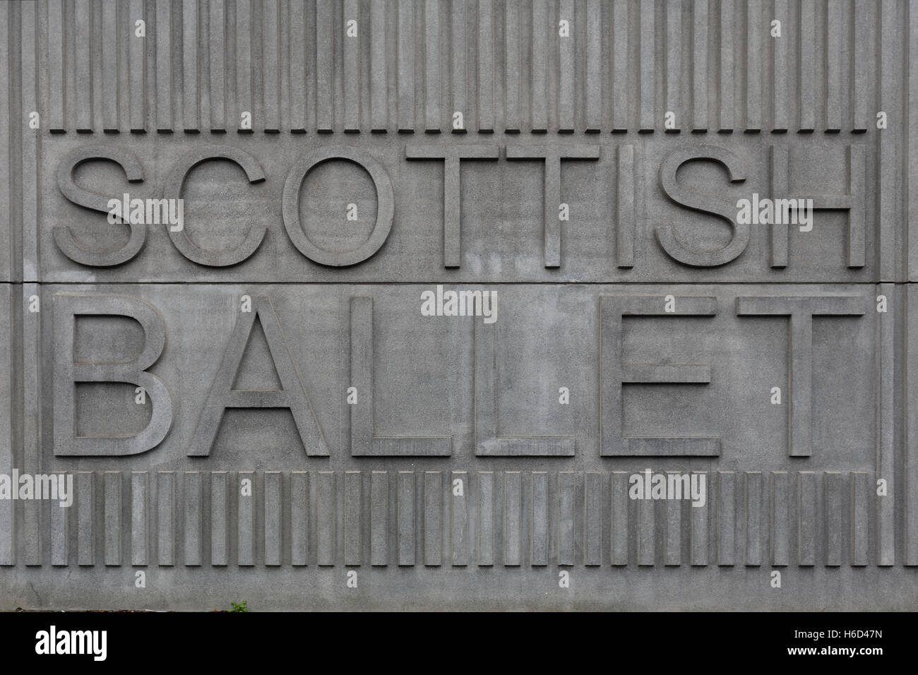 Scottish Ballet logo en béton sur leur siège Banque D'Images