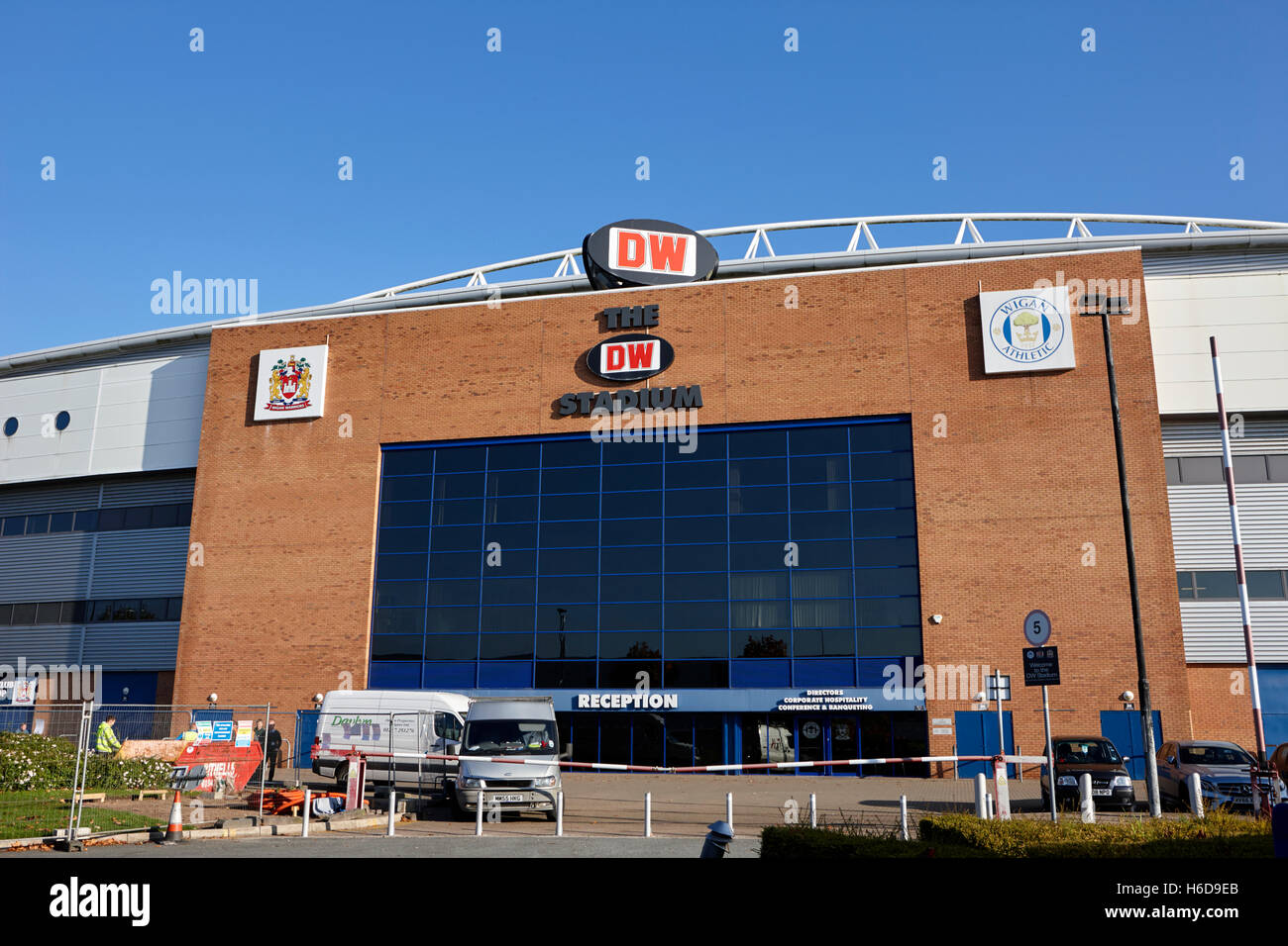 Le stade de la communauté Brick, de marque DW Stadium Wigan, accueille le wigan Athletic fc et le wigan Warriors rugby League club Angleterre Royaume-Uni Banque D'Images