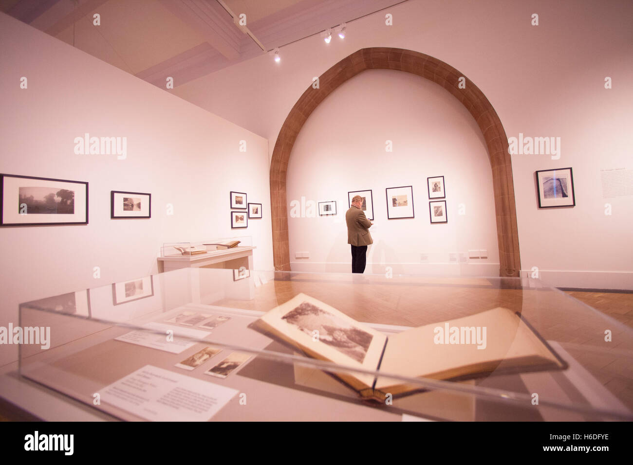 Edinburgh, Royaume-Uni. 27 octobre 2016. Appuyez sur Voir Scottish National Portrait Gallery afficher nouvelle exposition du 29 octobre 2016 au 30 avril 2017 a appelé la photographie de paysage À PARTIR DE LA COLLECTION DU National Galleries of Scotland. Pako Mera/Alamy Live News Banque D'Images