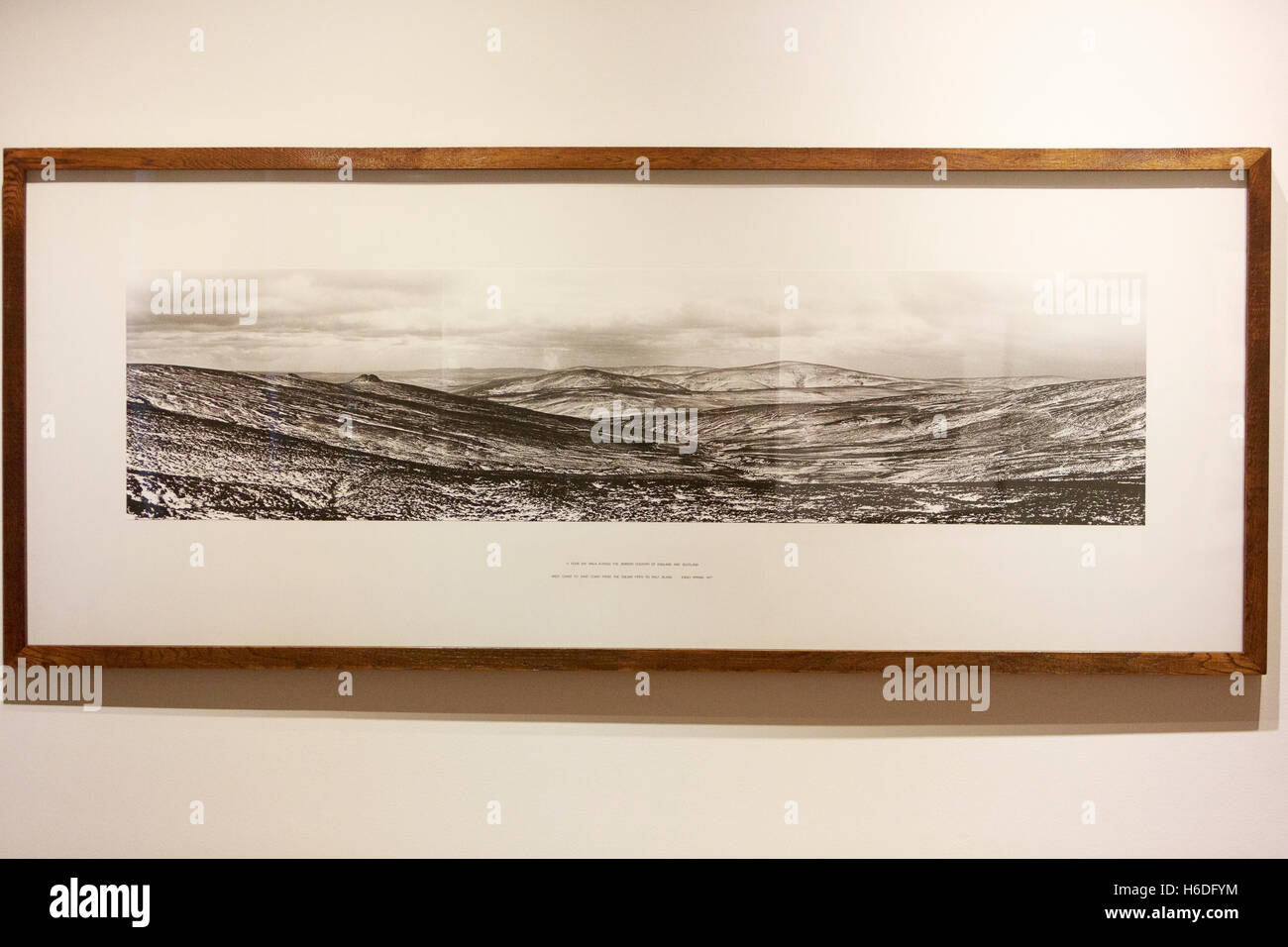 Edinburgh, Royaume-Uni. 27 octobre 2016. Appuyez sur Voir Scottish National Portrait Gallery afficher nouvelle exposition du 29 octobre 2016 au 30 avril 2017 a appelé la photographie de paysage À PARTIR DE LA COLLECTION DU National Galleries of Scotland. Pictuerd : une photo montre paysage entre l'Ecosse et l'Angleterre en 1977Pako Mera/Alamy Live News Banque D'Images