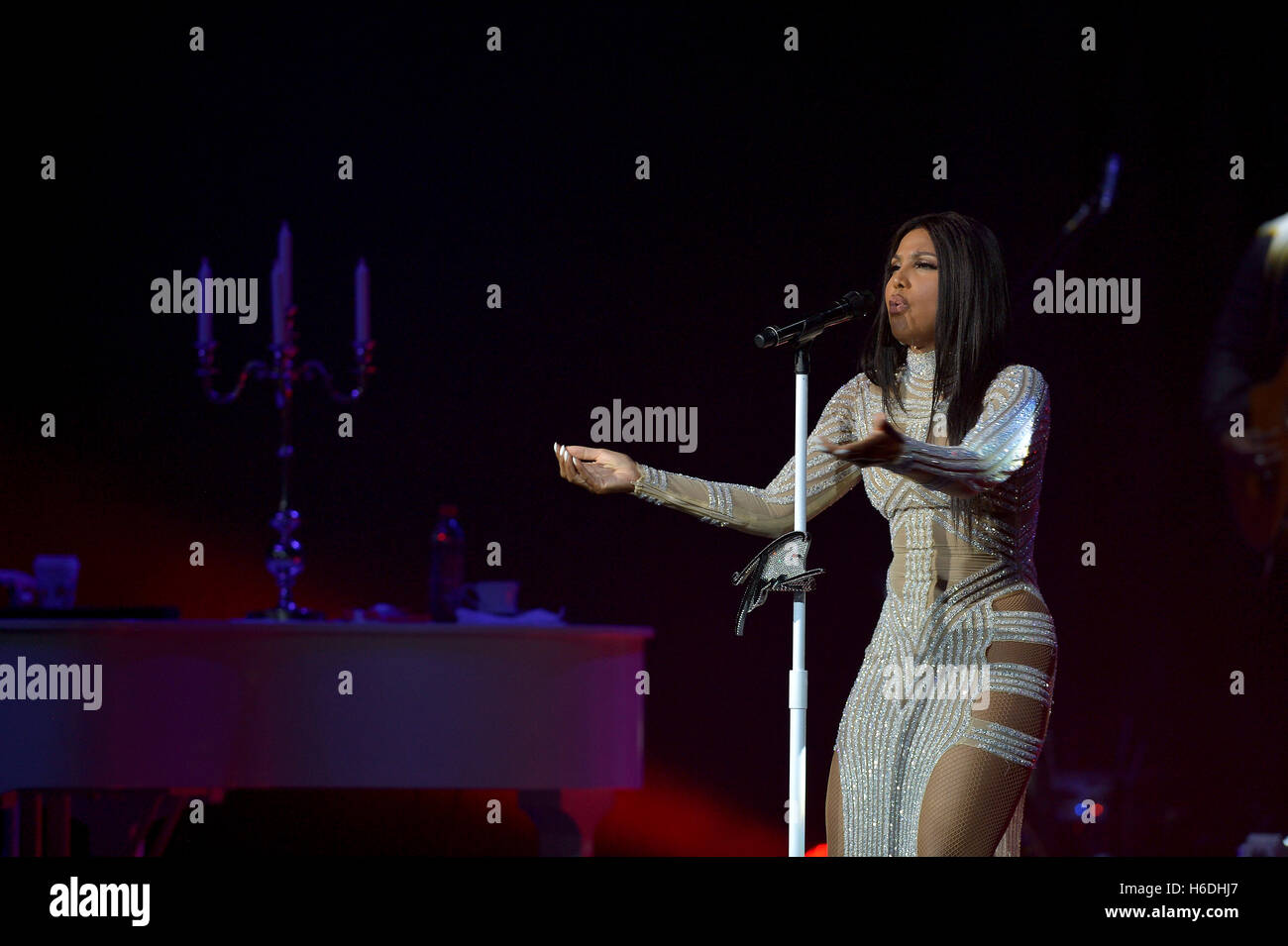 Hollywood, FL, USA. 26Th Oct, 2016. Toni Braxton effectue sur scène au Hard Rock Live ! Dans le Seminole Hard Rock Hotel & Casino le 26 octobre 2016 à Hollywood, en Floride. © Mpi10/media/Alamy Punch Live News Banque D'Images