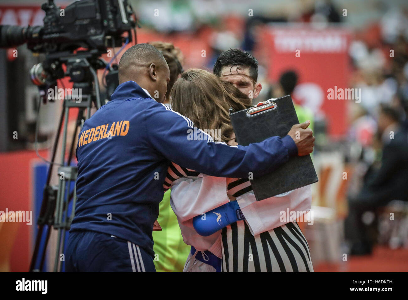 Linz, Autriche. 27, octobre 2016. Geoffrey Berens (Pays-Bas) kumite homme, karaté WKF Championnats du monde, Crédit : Jan de photographie sauvage / Alamy Live News Banque D'Images