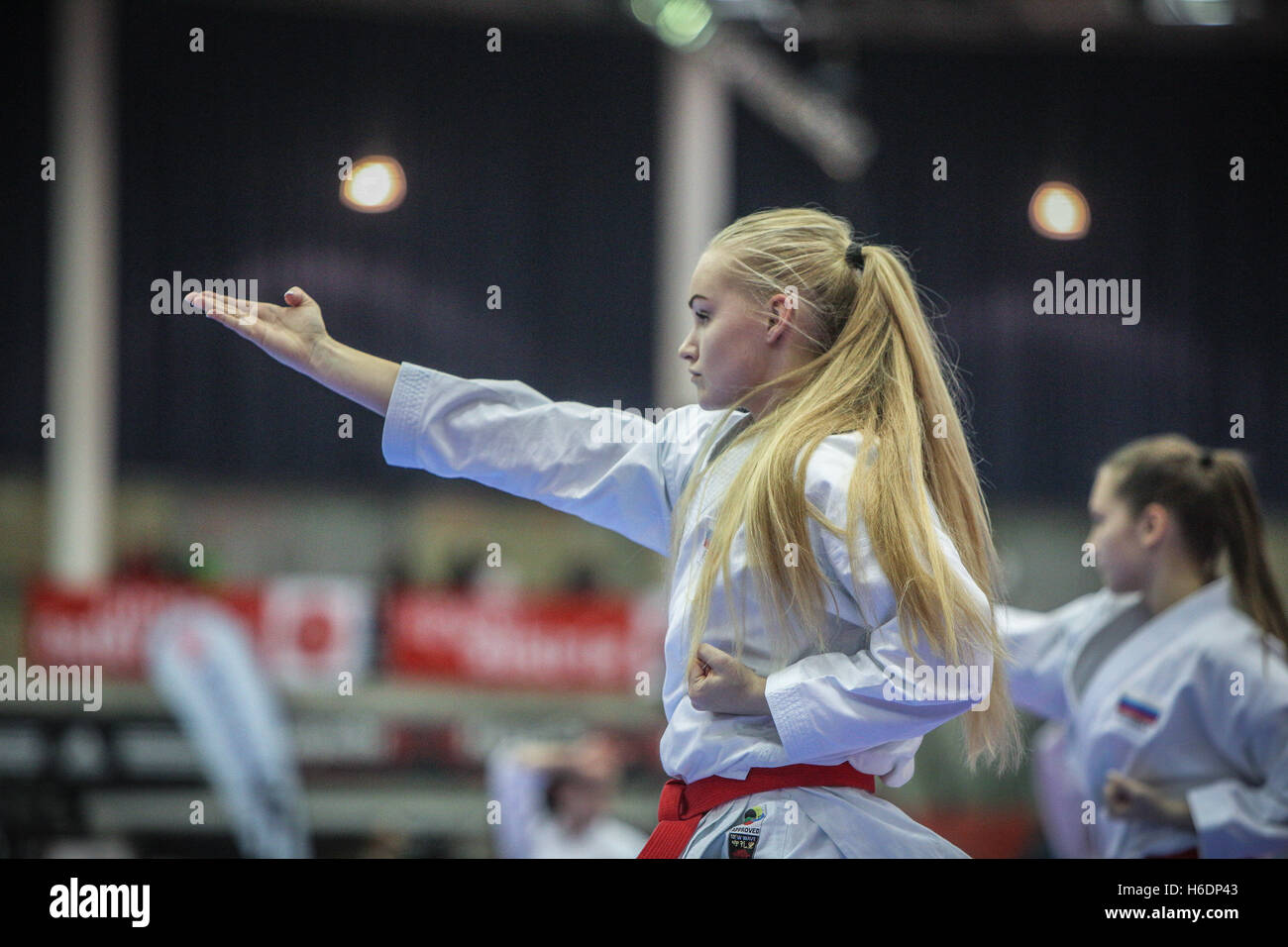Linz, Autriche. 27, octobre 2016. L'équipe féminine de l'équipe de kata, Championnat du monde la Russie, karaté WKF : Jan de Wild Photography / Alamy Live News Banque D'Images