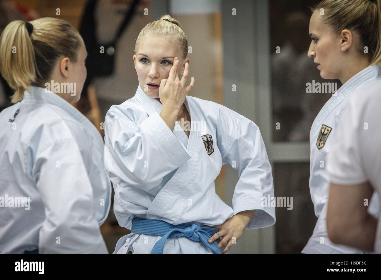 Linz, Autriche. 27, octobre 2016. L'équipe féminine de l'équipe de kata, karaté, Championnat du Monde Allemagne WKF : Jan de Wild Photography / Alamy Live News Banque D'Images