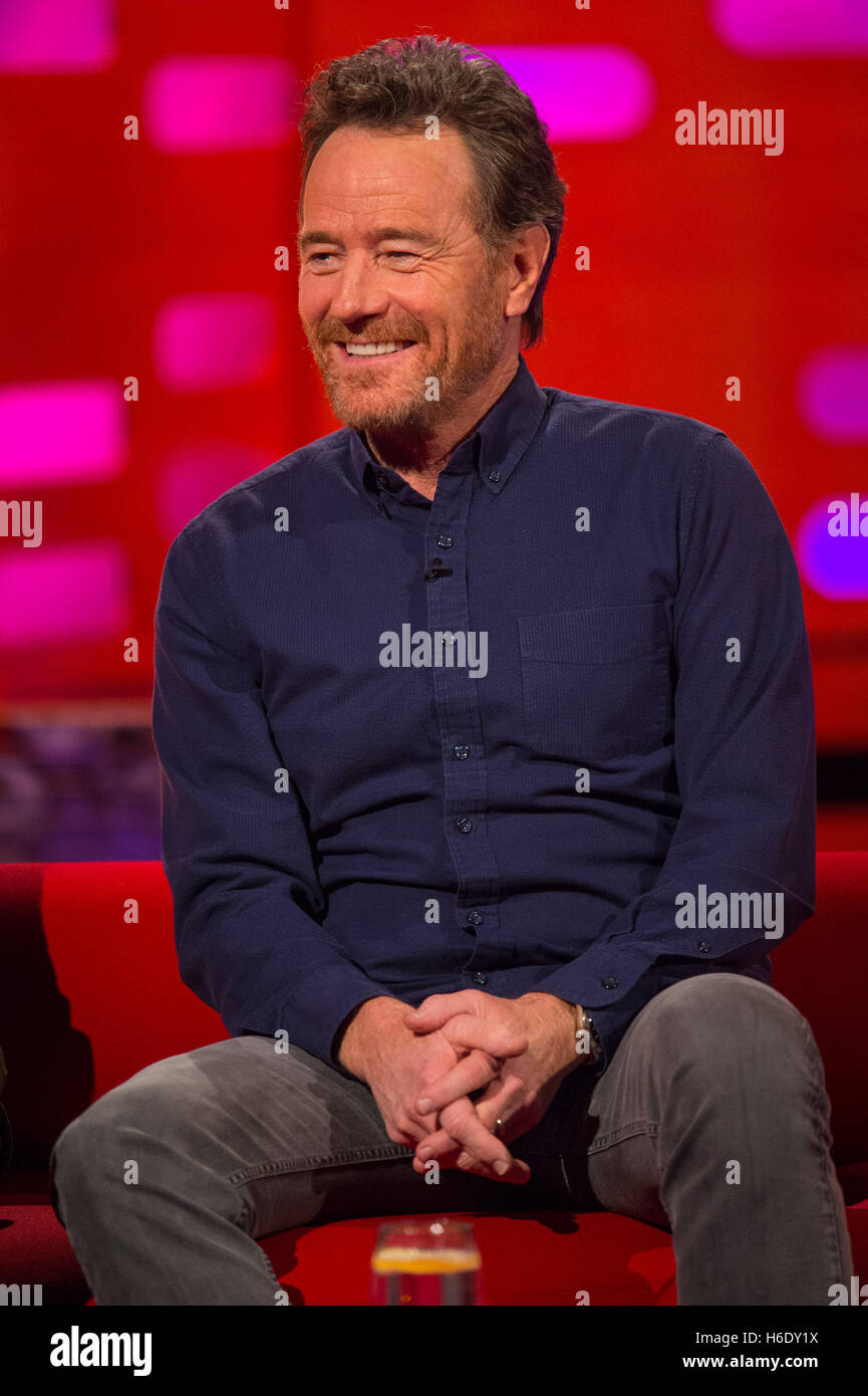 Bryan Cranston pendant le tournage de The Graham Norton Show à la London Studios, le sud de Londres, pour être diffusé sur BBC One le vendredi soir. Banque D'Images
