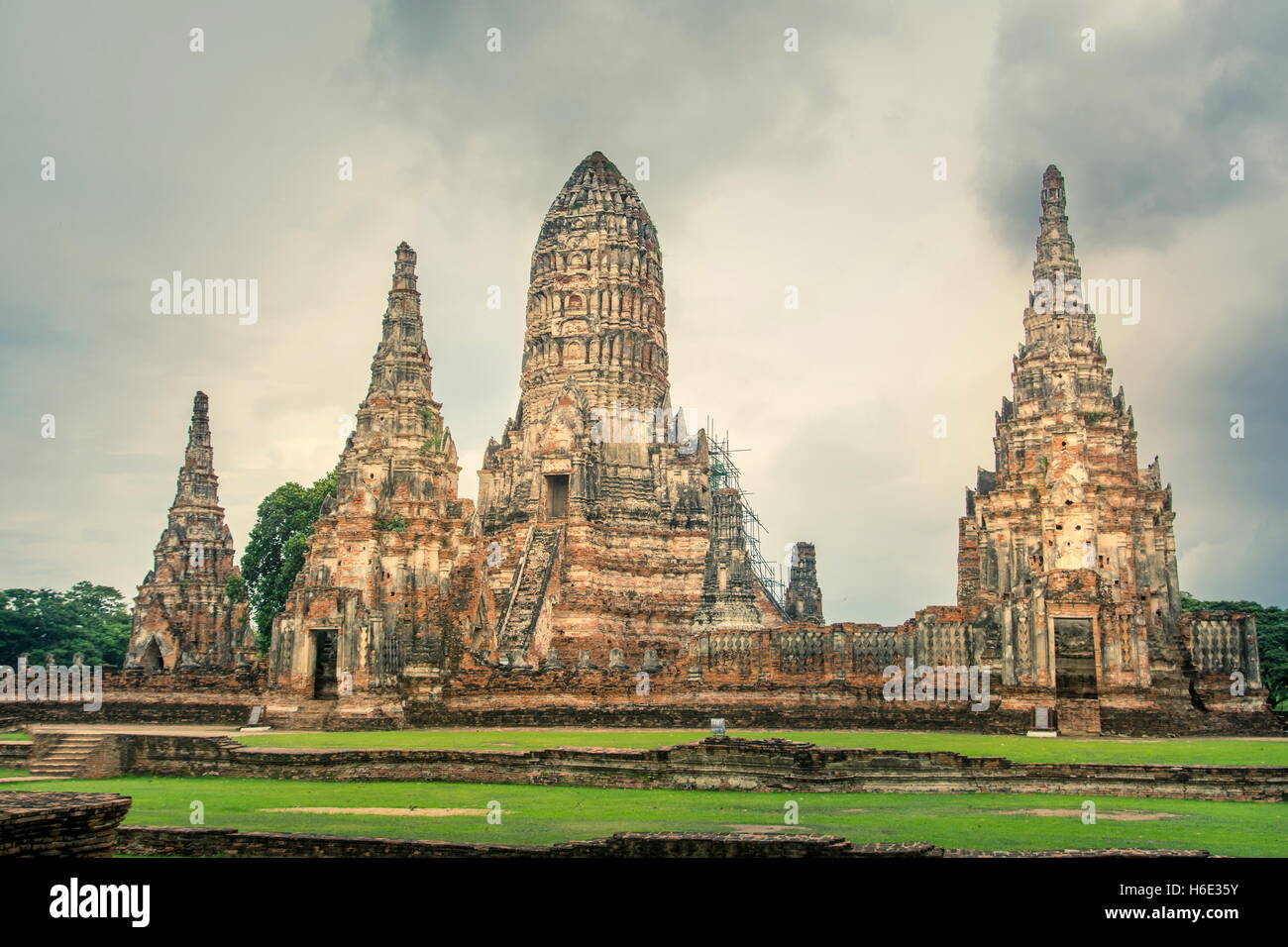 Triste ruines de l'ancienne ville d'Ayutthaya en Thaïlande Banque D'Images