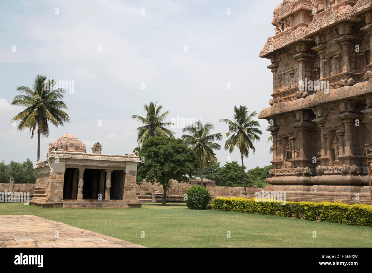 Le temple ganesh dans le coin sud-ouest. temple de Brihadisvara, complexe gangaikondacholapuram, Tamil Nadu, Inde.vue depuis l'Est. Banque D'Images