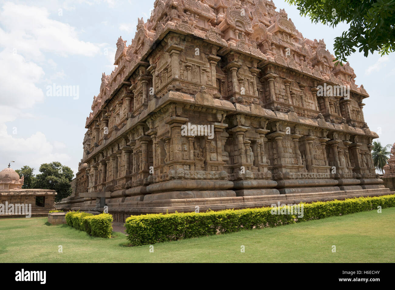 Temple de Brihadisvara, Gangaikondacholapuram, Tamil Nadu, Inde. Vue depuis le nord-ouest. Banque D'Images