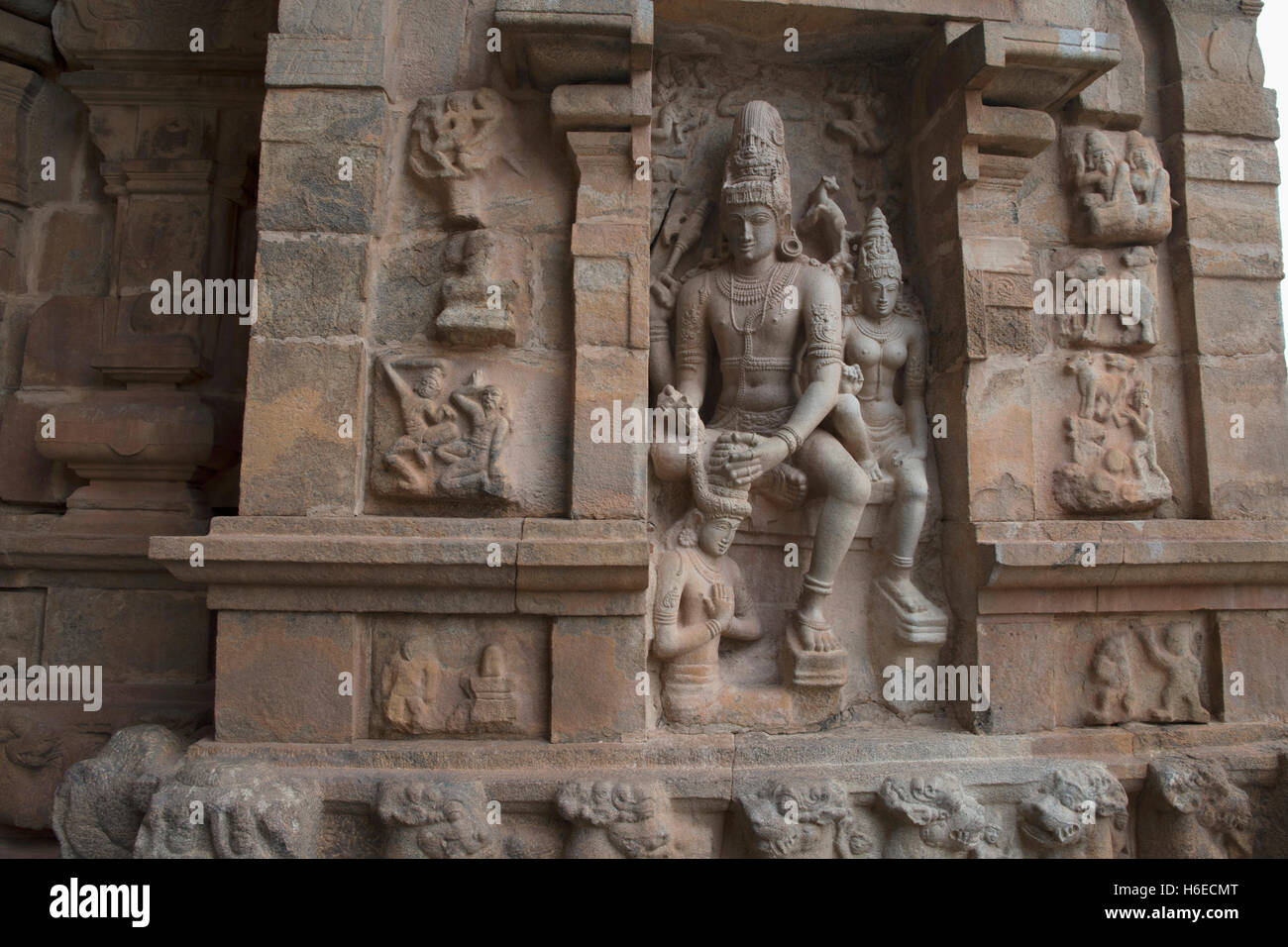 Chandesanugraha Chandesa-murti, bénédiction, dans le nord de la niche de l'autel central, Temple de Brihadisvara, Gangaikondacholapuram, Tami Banque D'Images