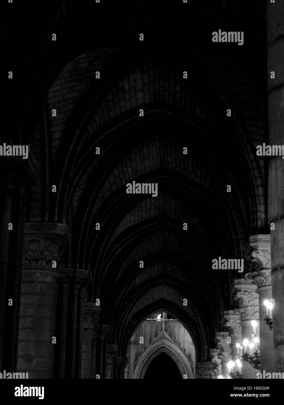 Arches gothiques, nuit effrayante de halloween Banque D'Images