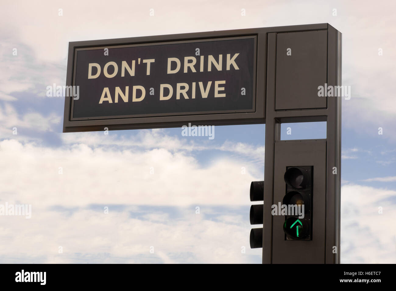 Don't drink and drive road sign Banque D'Images