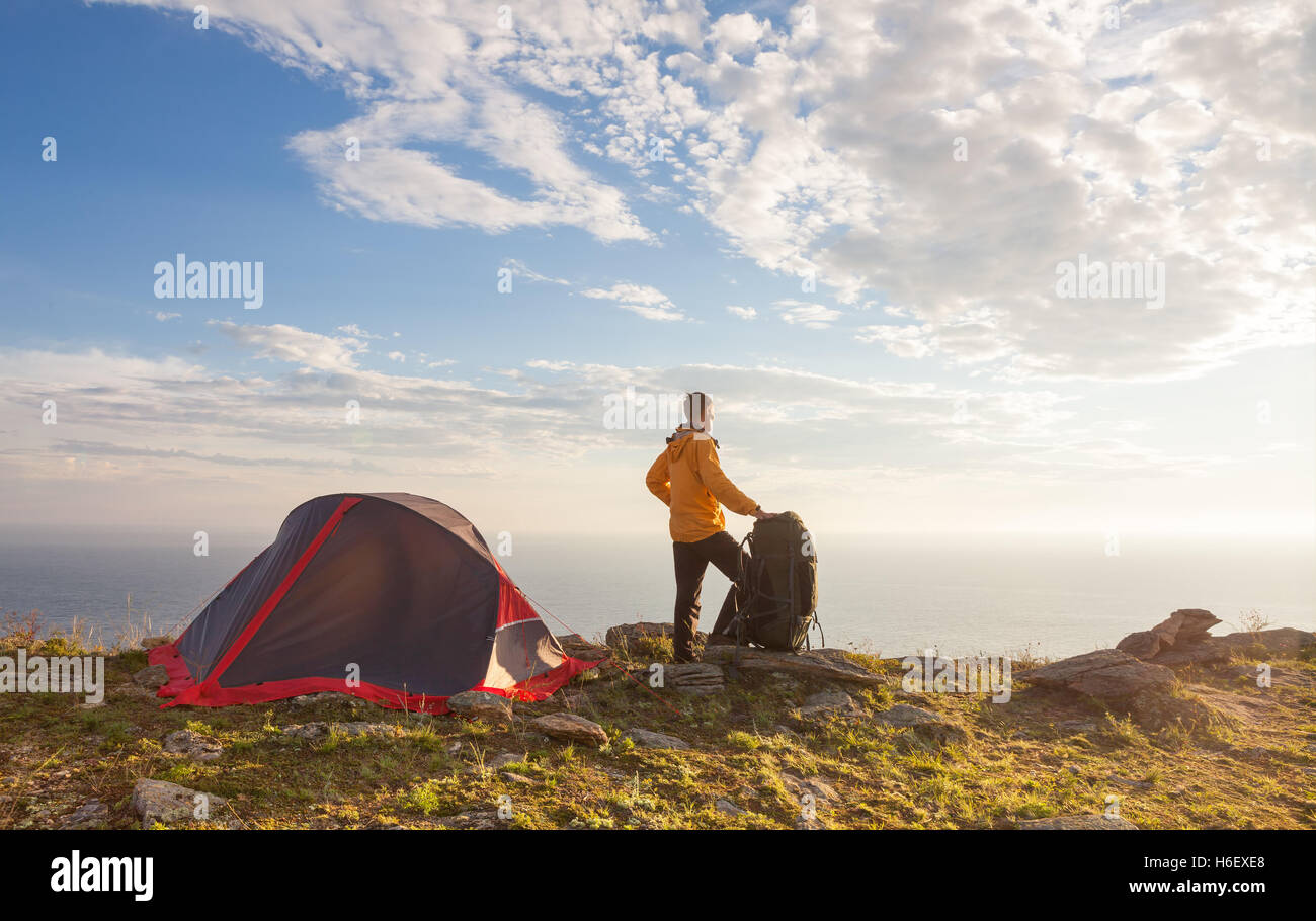 Le lever du soleil dans la journée camping Banque D'Images