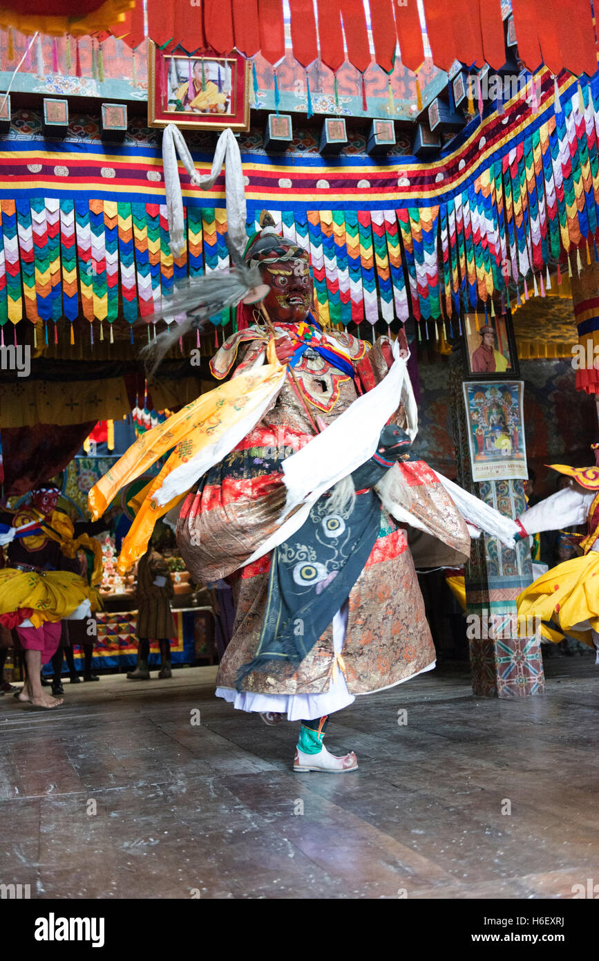Danseuse au Menji harvest festival. Un festival pour rapprocher la communauté ensemble et préserver la culture. Banque D'Images