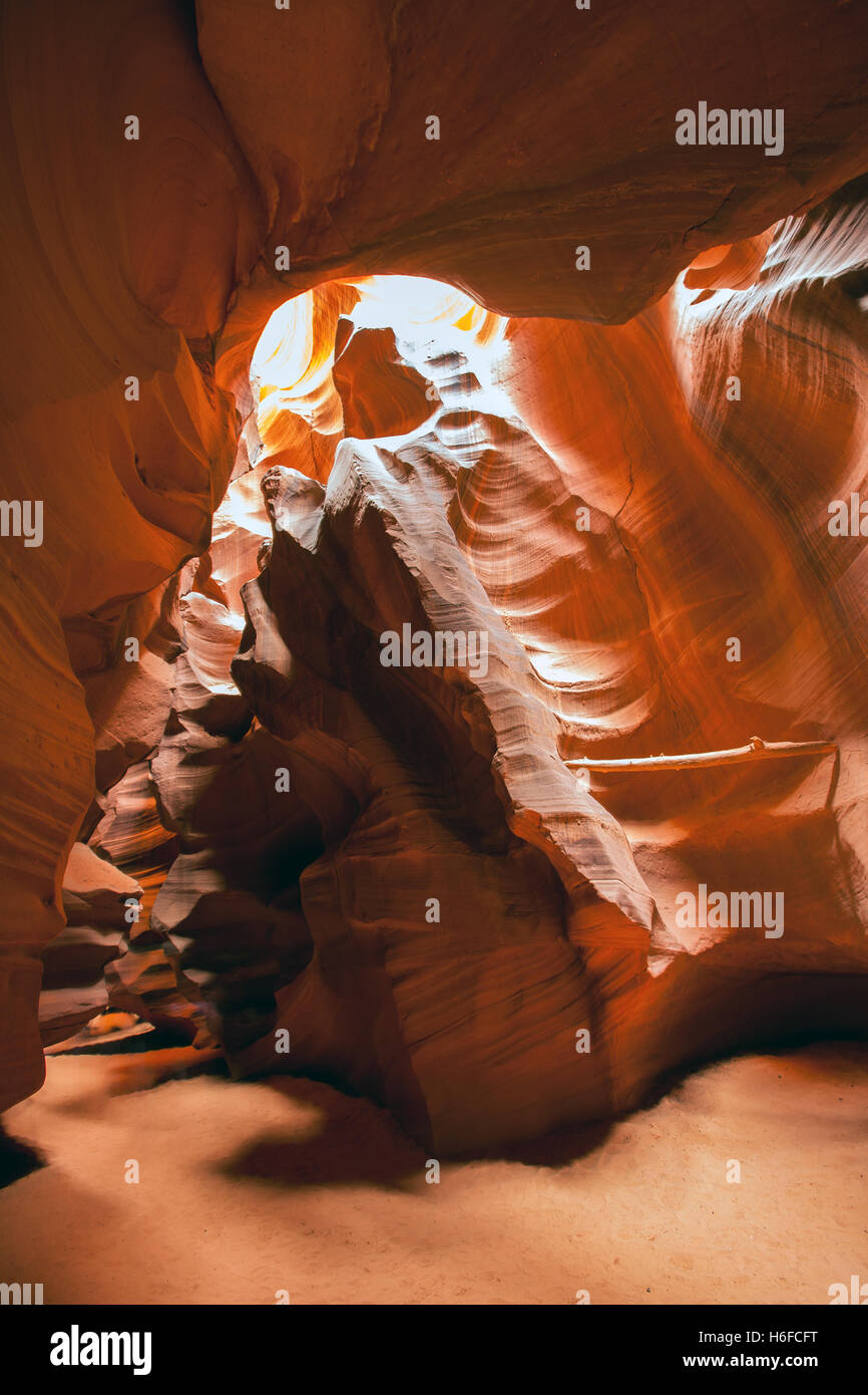La lumière incroyable et les patrons de grès dans l'Antelope Canyon, Utah Banque D'Images