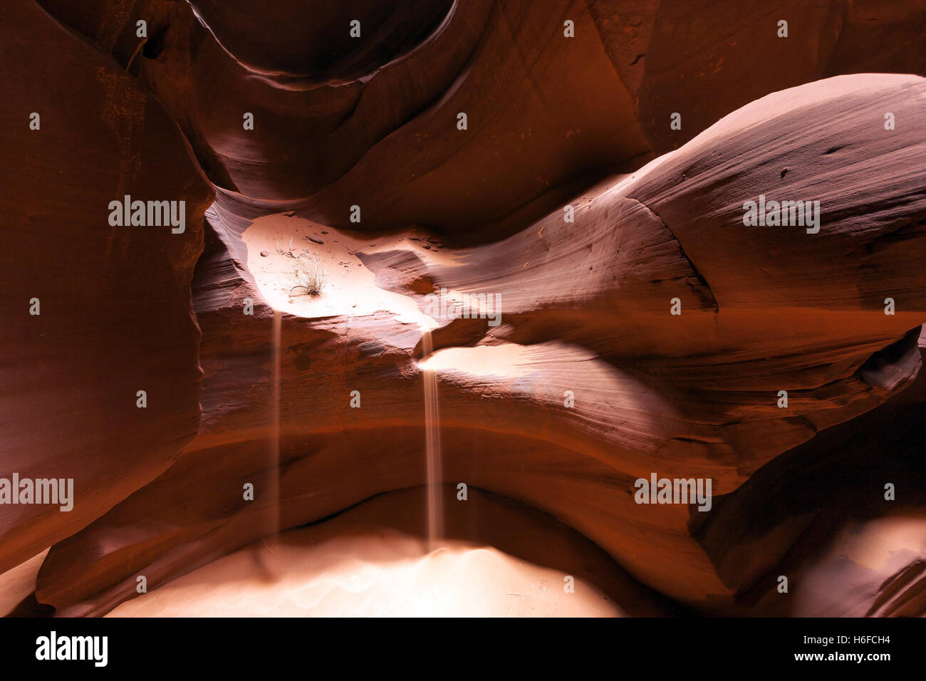 La lumière incroyable et les patrons de grès dans l'Antelope Canyon, Utah Banque D'Images