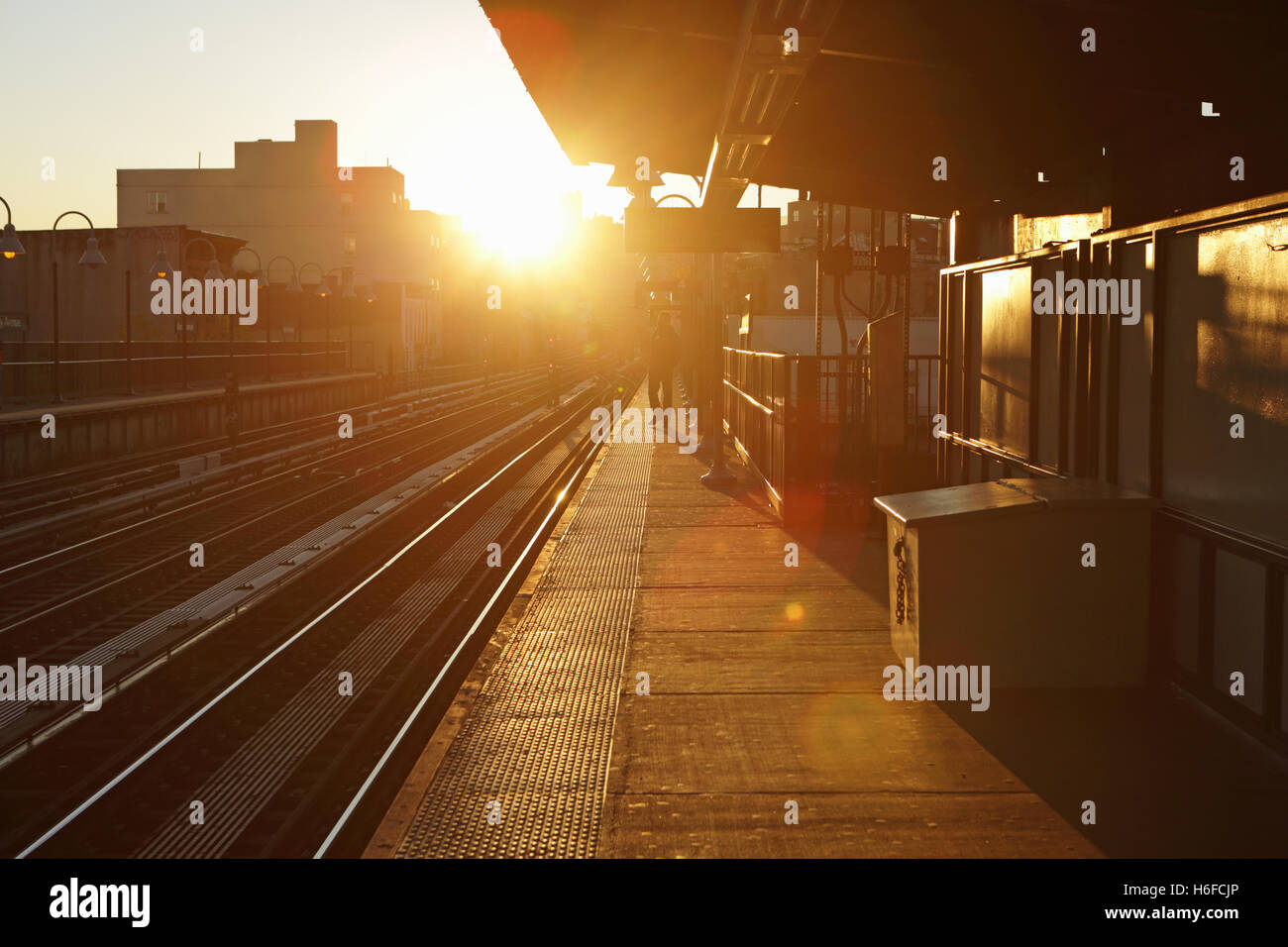 Matin soleil sur le site de Marcy Avenue station de métro à Brooklyn, New York Banque D'Images