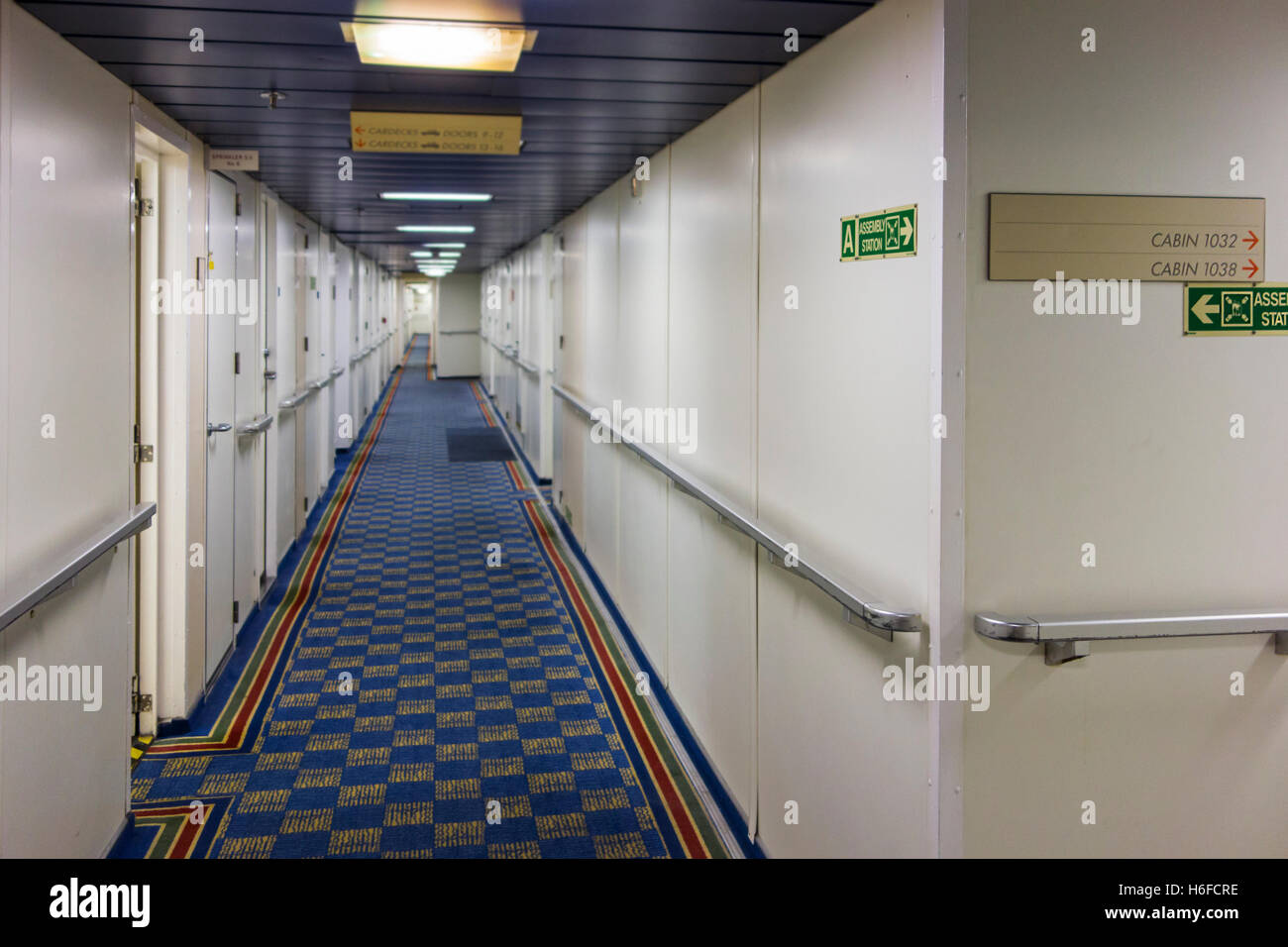 Montrant le pont cabines et corridor vide à bord du ferry P&O à partir de la mer du Nord Ferries Ltd Banque D'Images