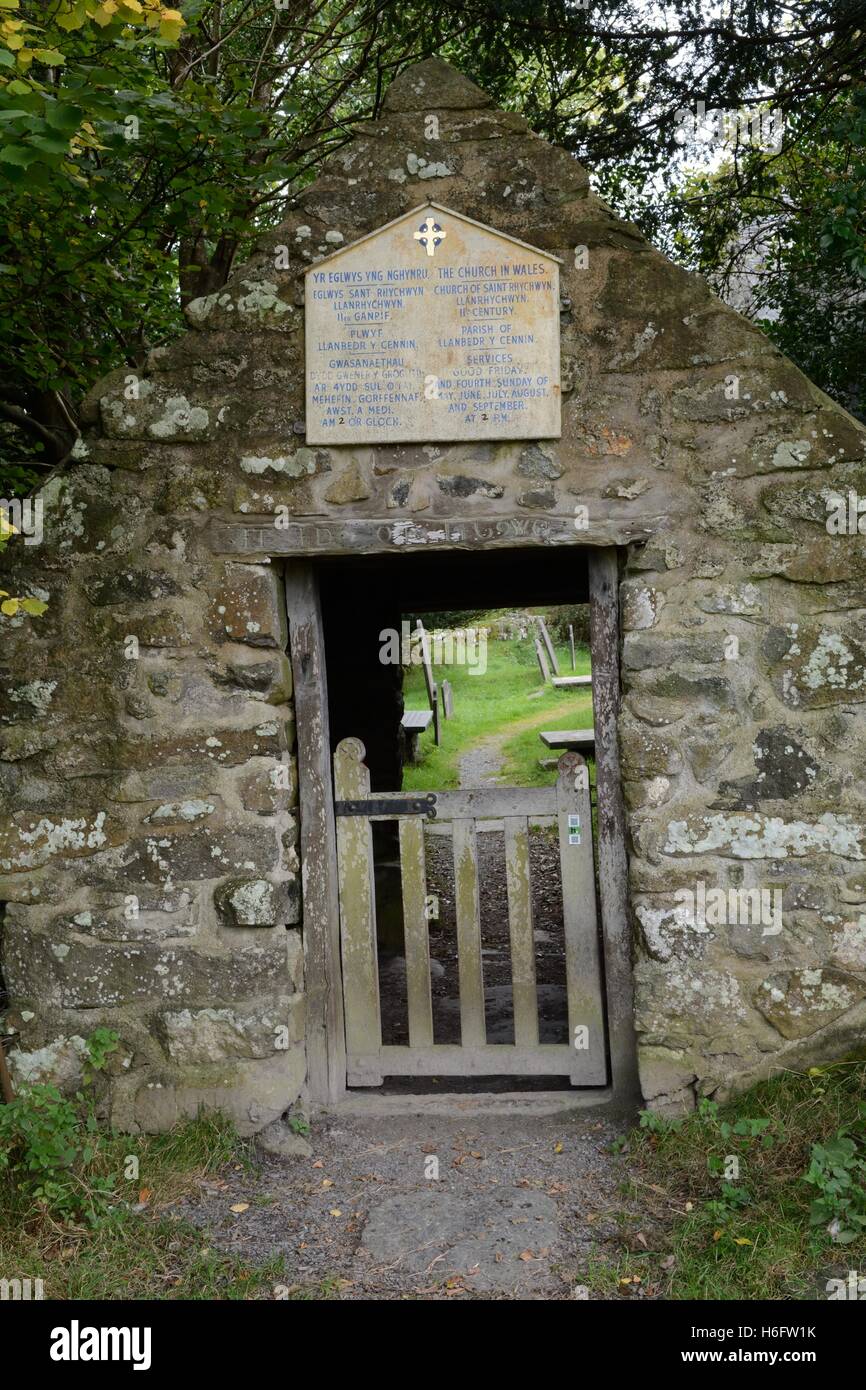 Lych Gate menant à l'église St Rhychwyns la plus ancienne église du Pays de Galles Galles Snowdonia Conwy Llanrhychwyn Banque D'Images