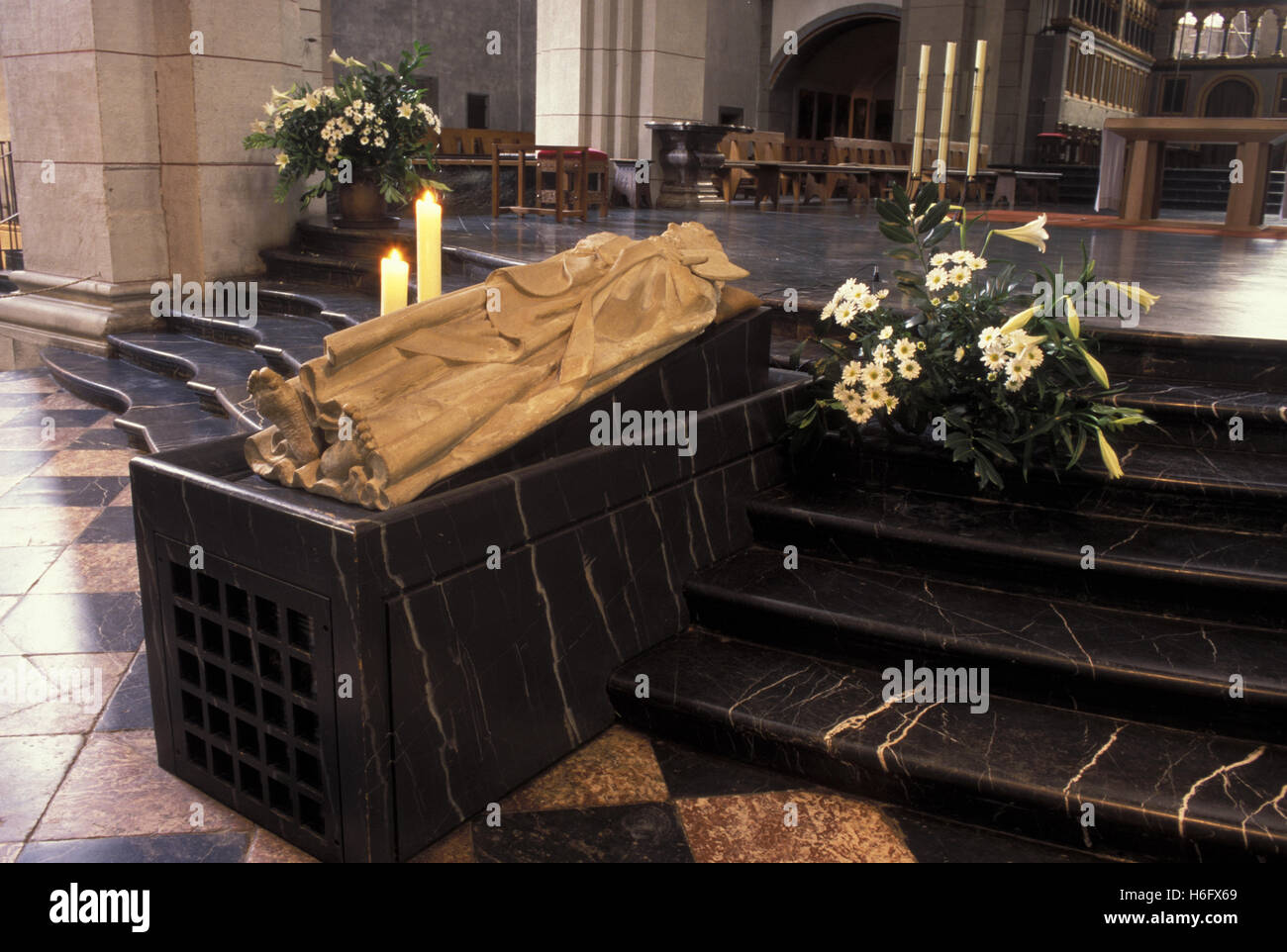Allemagne, Trèves, église abbatiale Saint Matthias, le sarcophage de l'apôtre Matthias, c'est la seule tombe d'un apôtre de l'o Banque D'Images