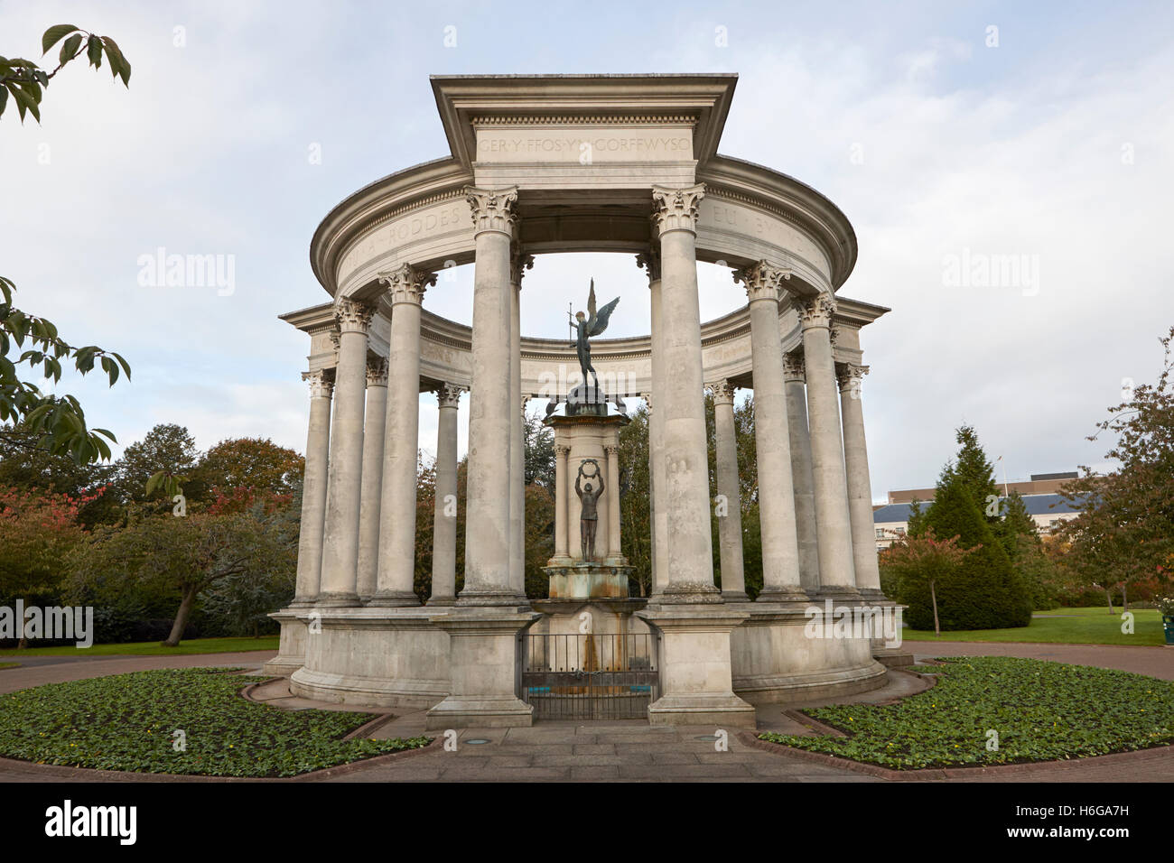 Welsh National War Memorial alexandra gardens cathays park Cardiff Wales United Kingdom Banque D'Images