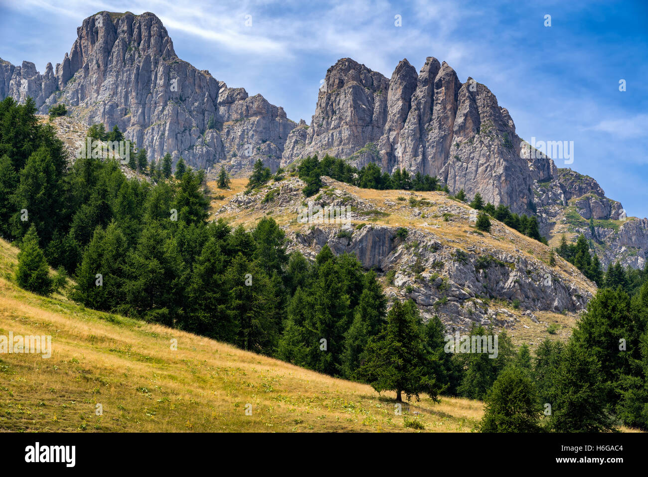 Aiguilles de Chabrieres Chabrieres (aiguilles) en été. Hautes Alpes, Parc National des Ecrins, Alpes du Sud, France Banque D'Images