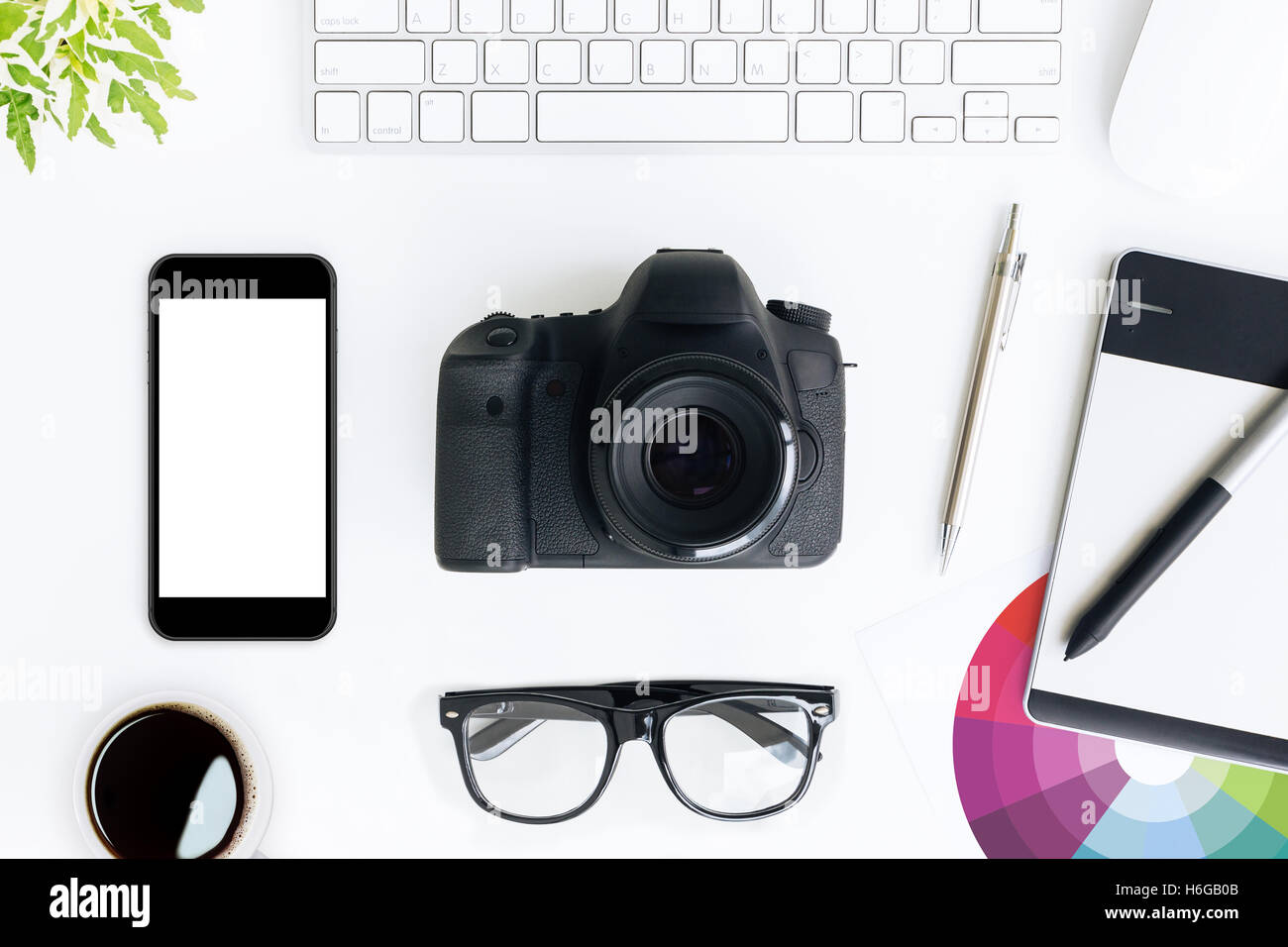 Bureau blanc photographe sur Vue de dessus Banque D'Images