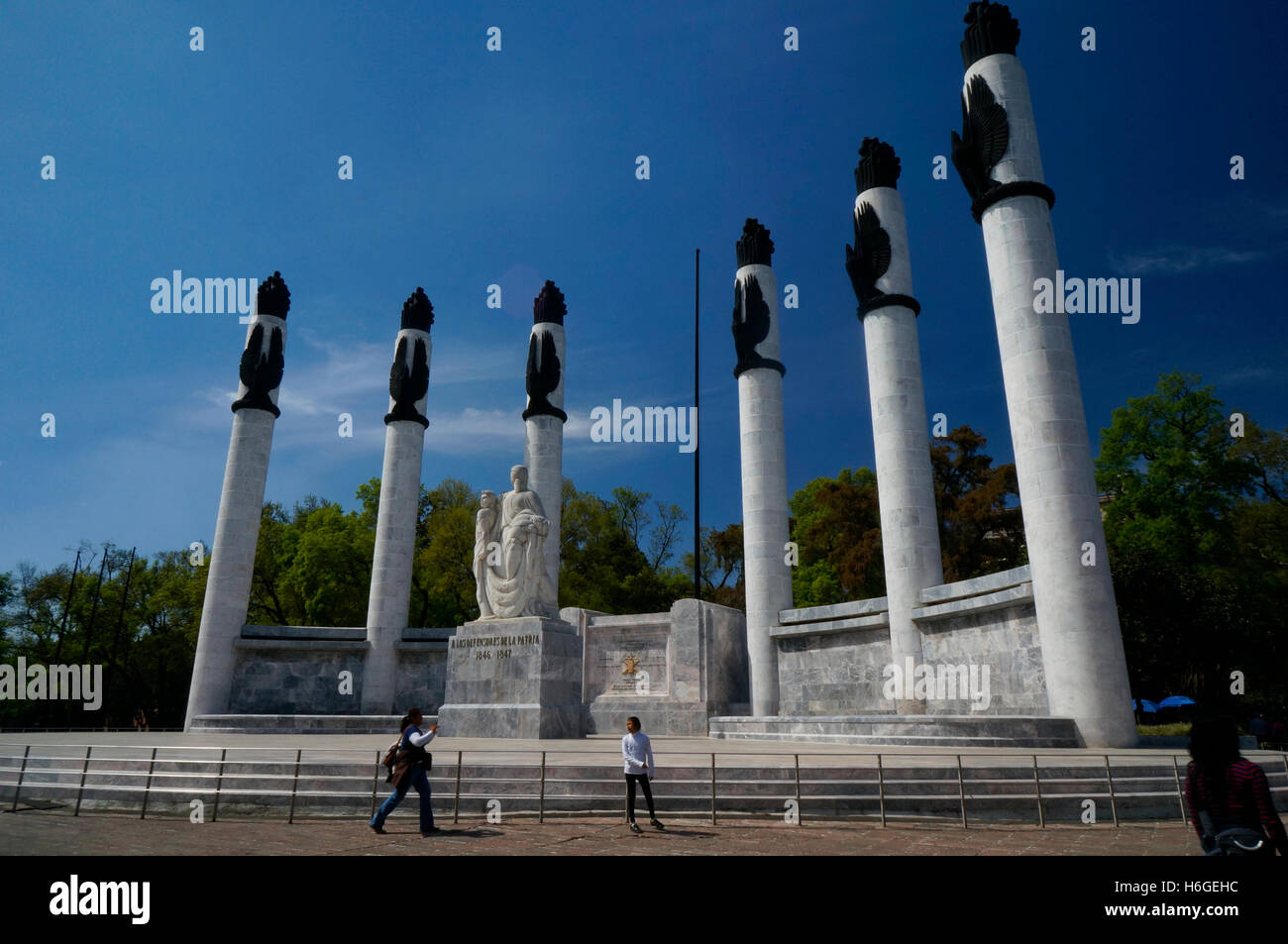 Niños Heroes monument (cadet garçon) héros dans le parc de Chapultepec, Mexico, Mexique. Banque D'Images