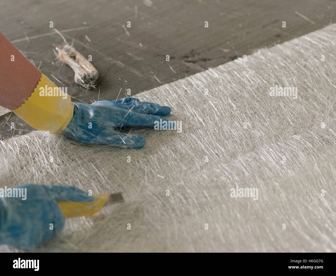 Dans la production de fibre de verre bateau ; les détails et le traitement Banque D'Images