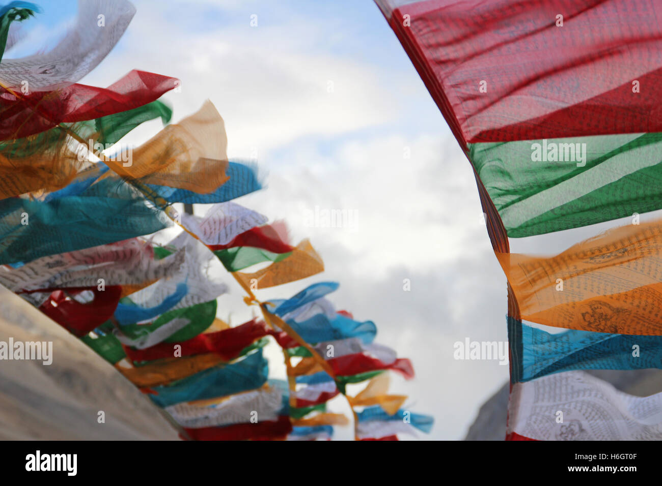 Drapeaux de prière du Tibet au camp de base de l'Everest (EBC), Tibet Banque D'Images