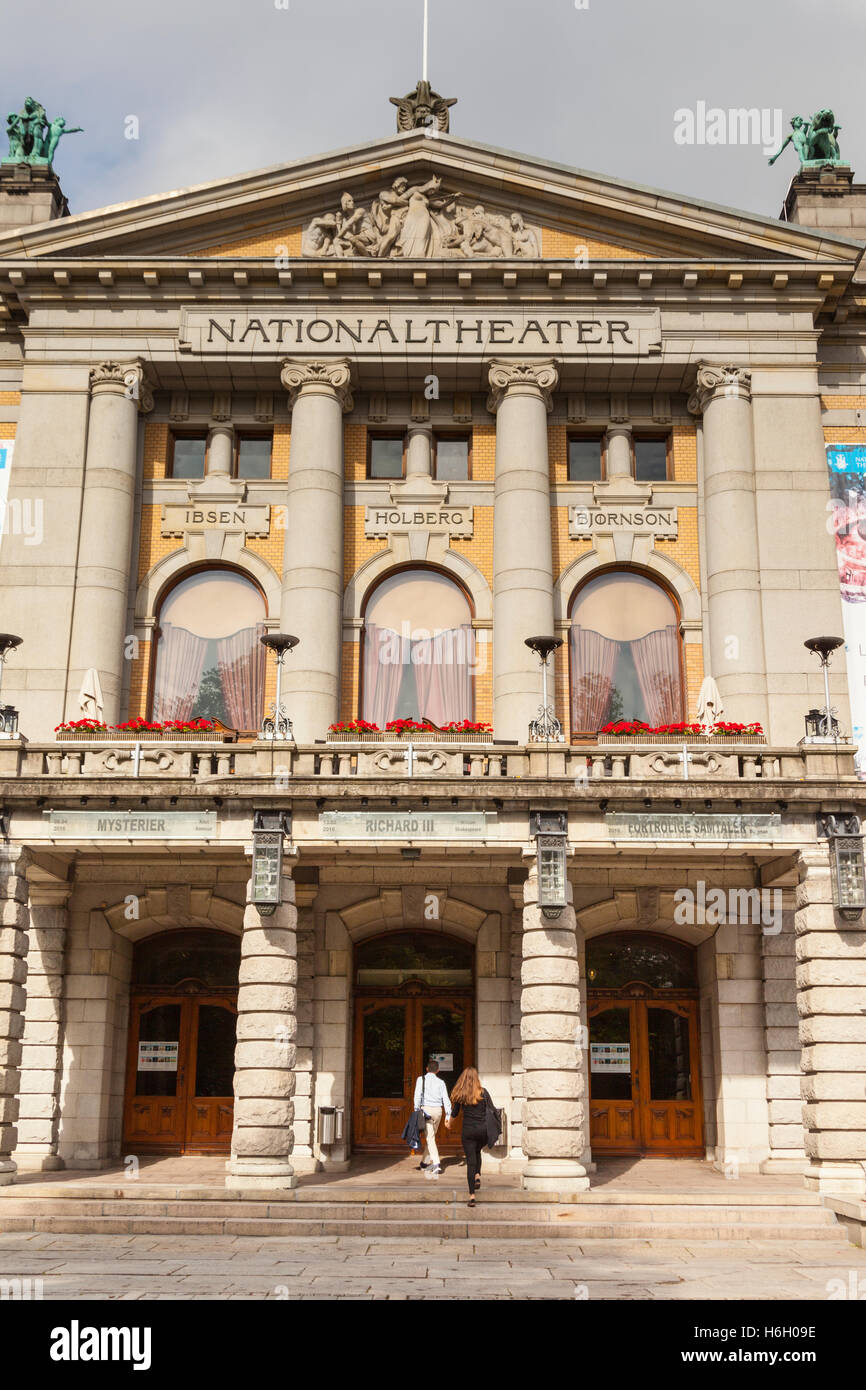 Théâtre National, Oslo, Norvège Banque D'Images