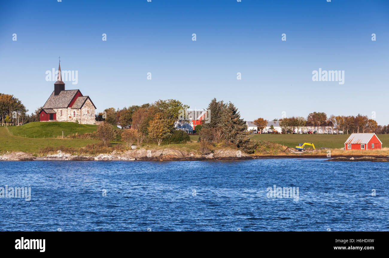 L'île côtière Edoya, paysage norvégien Banque D'Images