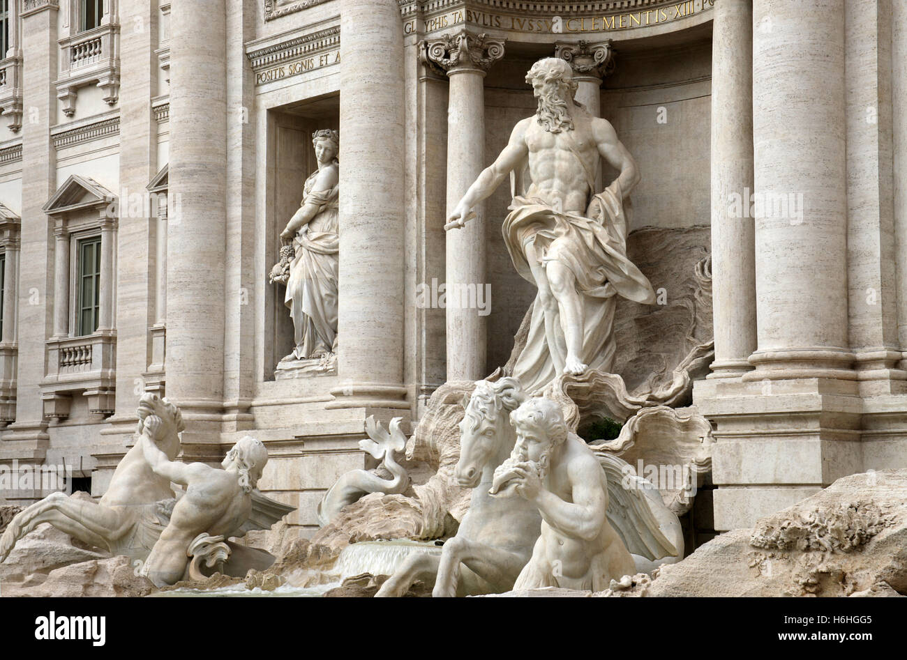 Détail de la célèbre fontaine de Trevi Rome Italie Banque D'Images