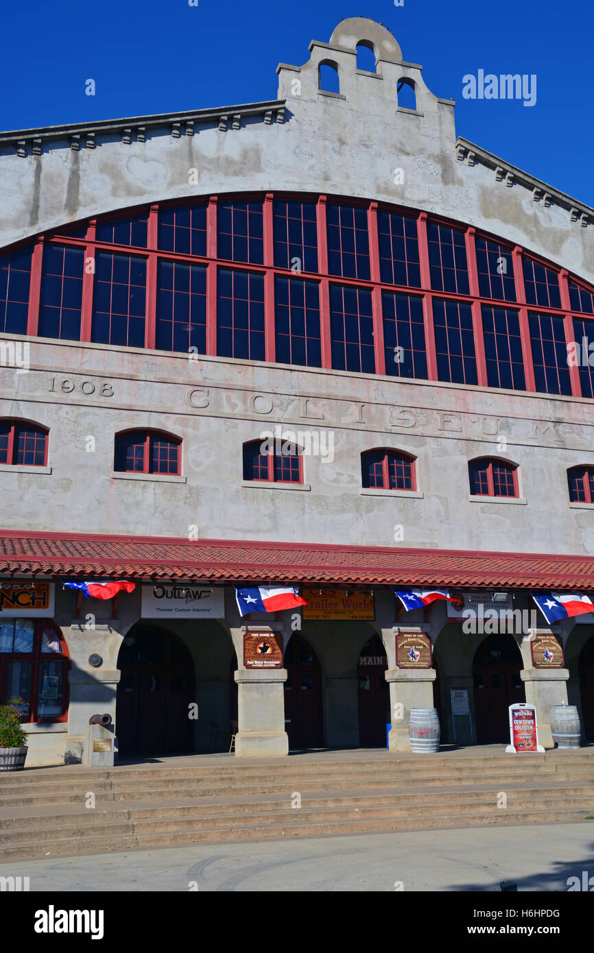 Construit en 1908, le colisée historique dans le district de Cour Stock de Fort Worth Texas organise régulièrement des rodéos et de bétail tous les jours. Banque D'Images