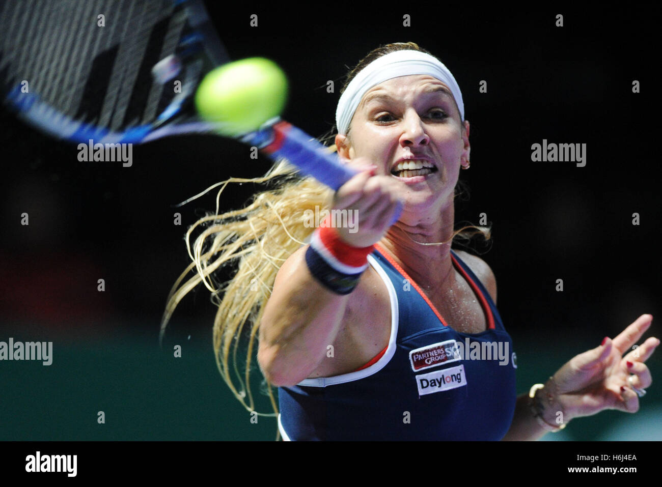 Singapour. 29 Oct, 2016. Dudi Sela de Slovaquie est en concurrence au cours de l'ATA de Finale Demi-finale contre Svetlana Kuznetsova de Russie au Singapore Indoor Stadium, le 29 octobre 2016. Cibulkova a gagné 2-1. Credit : Puis Chih Wey/Xinhua/Alamy Live News Banque D'Images