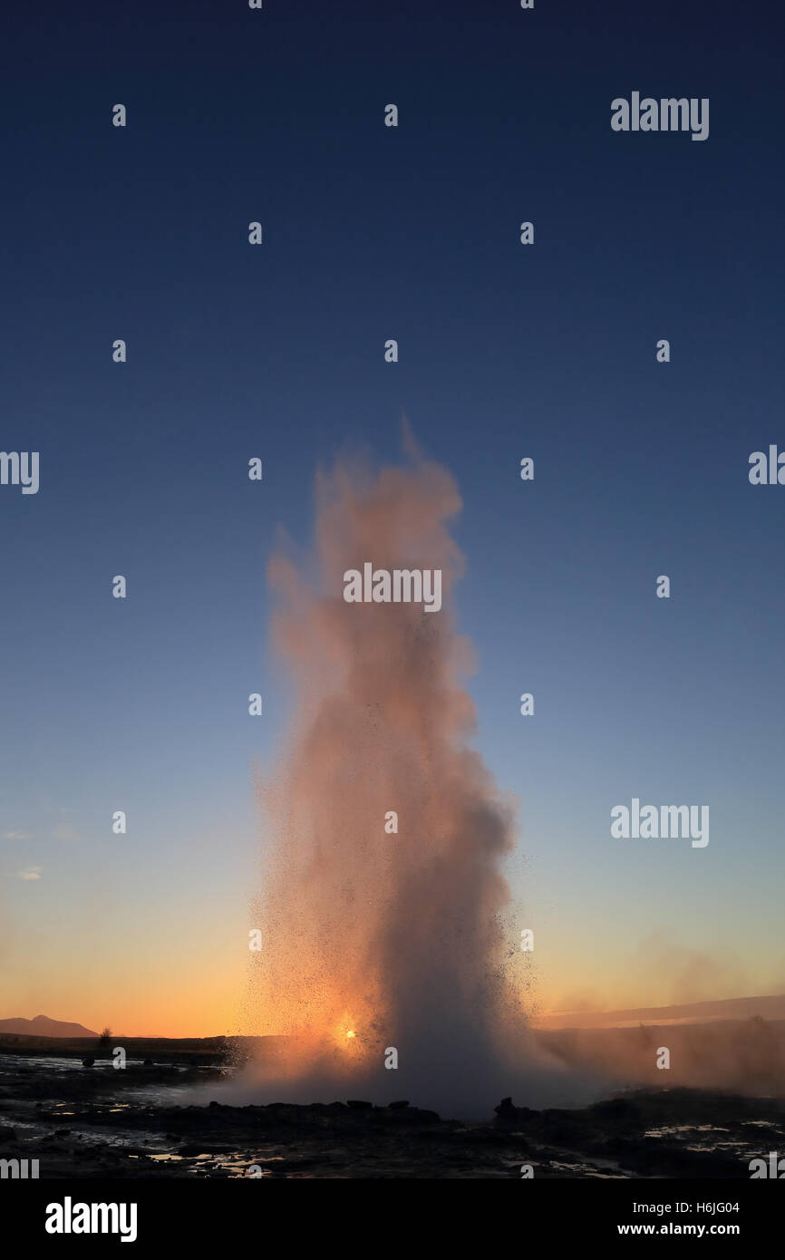 Strokkur Geysir Islande Banque D'Images