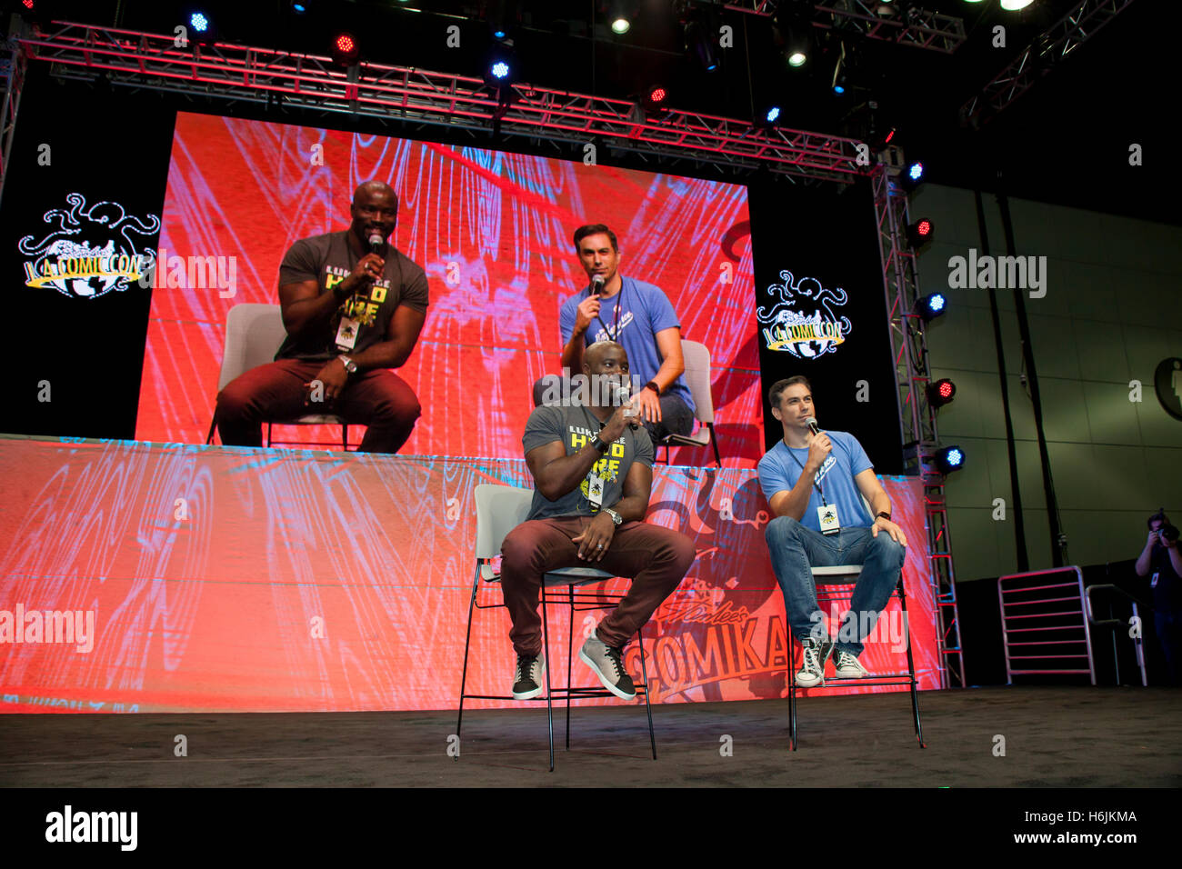 STAN LEE LA COMIC CON : 29 octobre 2016, Los Angeles, CA. Mike Coulter acteur de l'émission de télévision Netflix Marvel Luke Cage. Banque D'Images