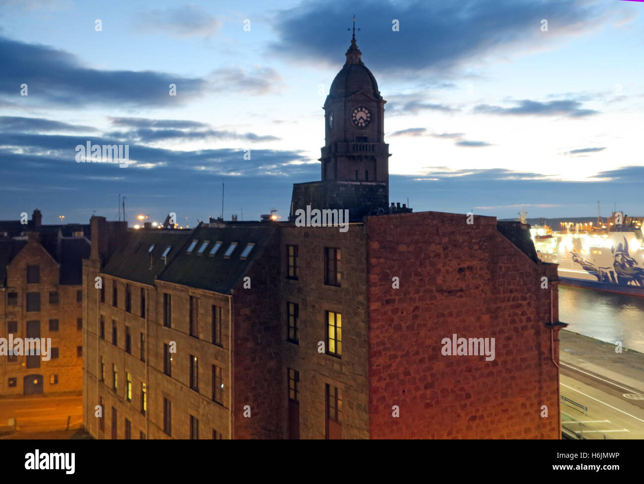 Aberdeen Harbour dans la nuit, dans l'Aberdeenshire, Ecosse, Royaume-Uni Banque D'Images