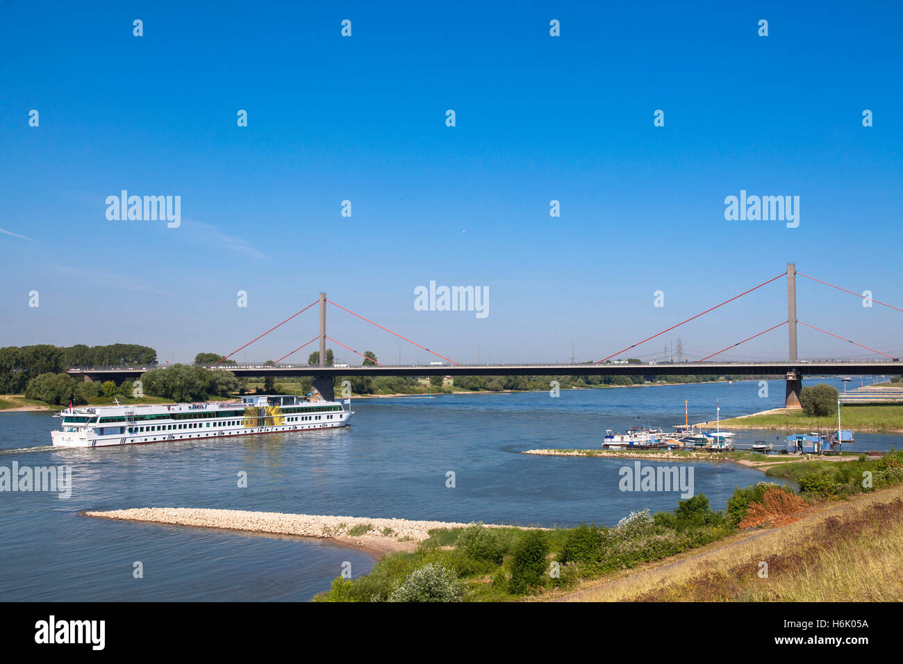 Allemagne, Cologne, le Rhin pont de l'autoroute A1, entre Cologne et Leverkusen. Banque D'Images