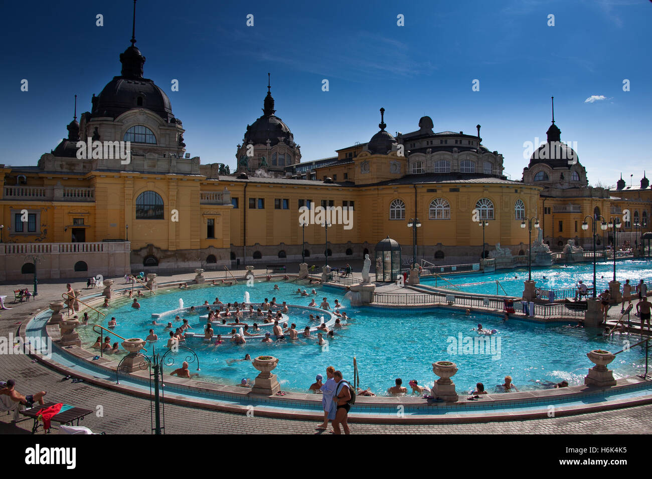 Budapest, capitale de la Hongrie, des piscines thermales de bains Széchenyi Banque D'Images
