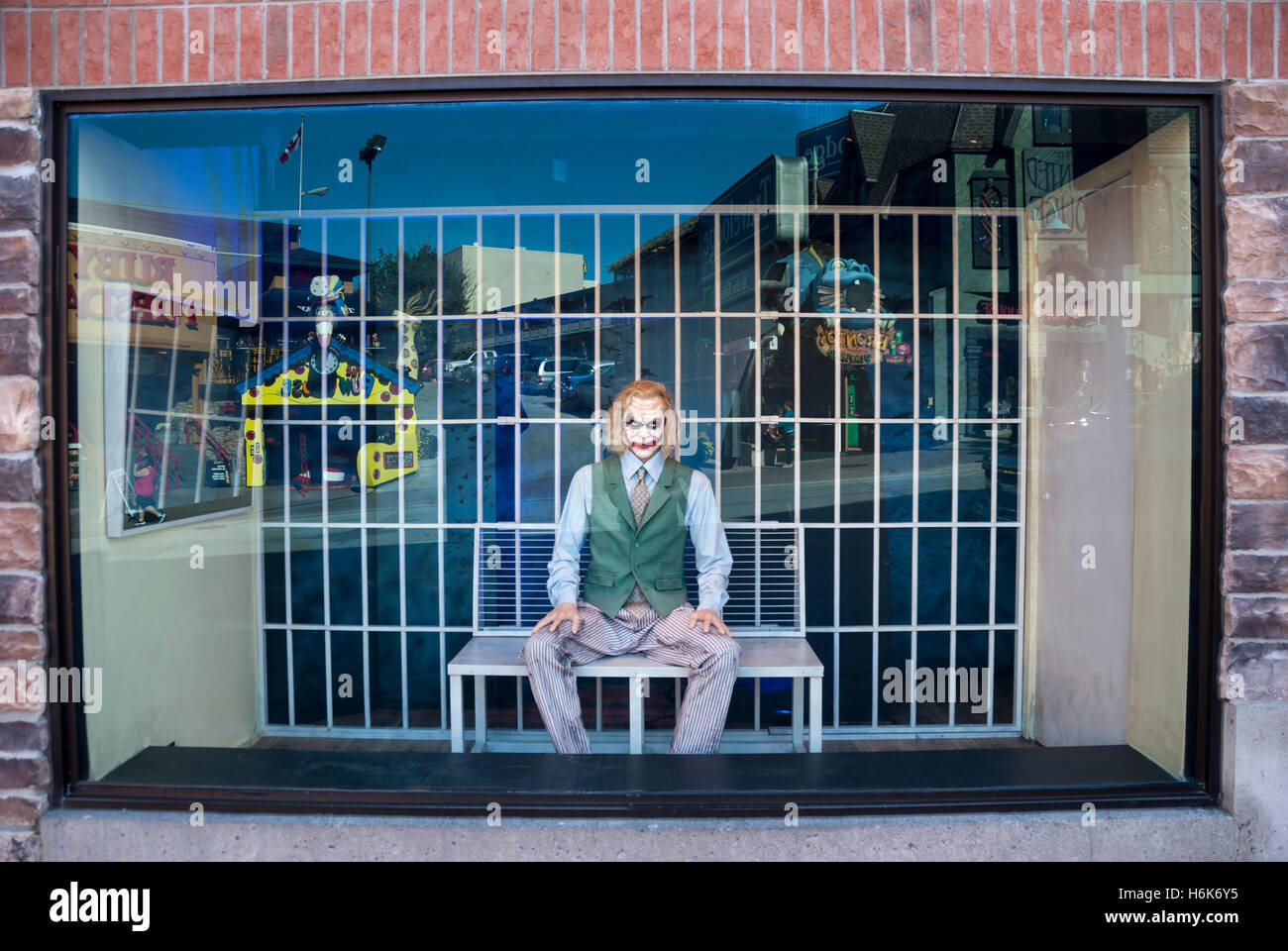 Un modèle de cire que le joker de Heath Ledger dans une fenêtre d'affichage à la rue Movieland Wax Museum, à Niagara Falls, Canada Banque D'Images
