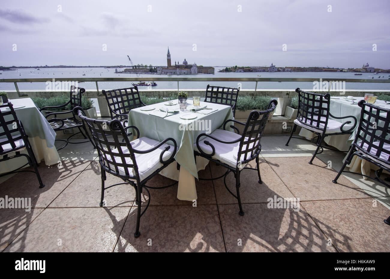Le toit-terrasse de restaurant dans l'Hotel Danieli Venise Italie Banque D'Images