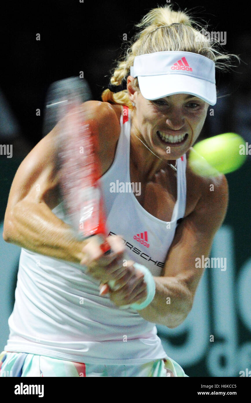 Singapour. 30Th Oct, 2016. Angelique Kerber est en concurrence de l'Allemagne pendant la finale WTA match contre Dudi Sela de Slovaquie au Singapore Indoor Stadium, le 30 octobre 2016. Cibulkova a gagné 2-0. © puis Chih Wey/Xinhua/Alamy Live News Banque D'Images