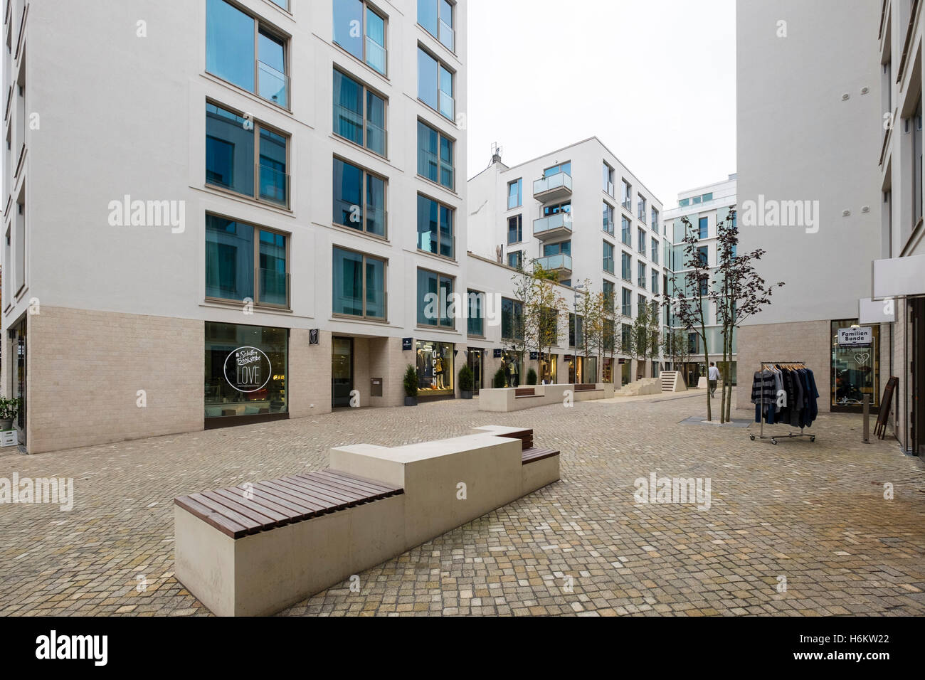 Vue extérieure du nouveau quartier résidentiel mixte et de détail sur le développement de la propriété dans Kastanienallee Prenzlauer Berg Berlin Allemagne Banque D'Images