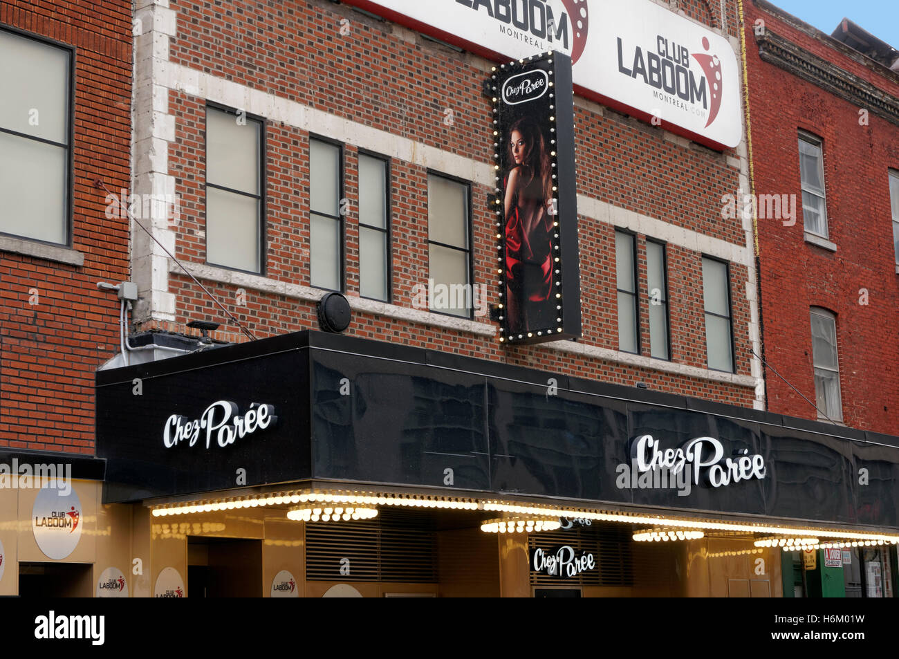 Chez Paree gentlemen's club de bande et Laboom de nuit sur la rue Stanley au centre-ville de Montréal, Québec, Canada Banque D'Images